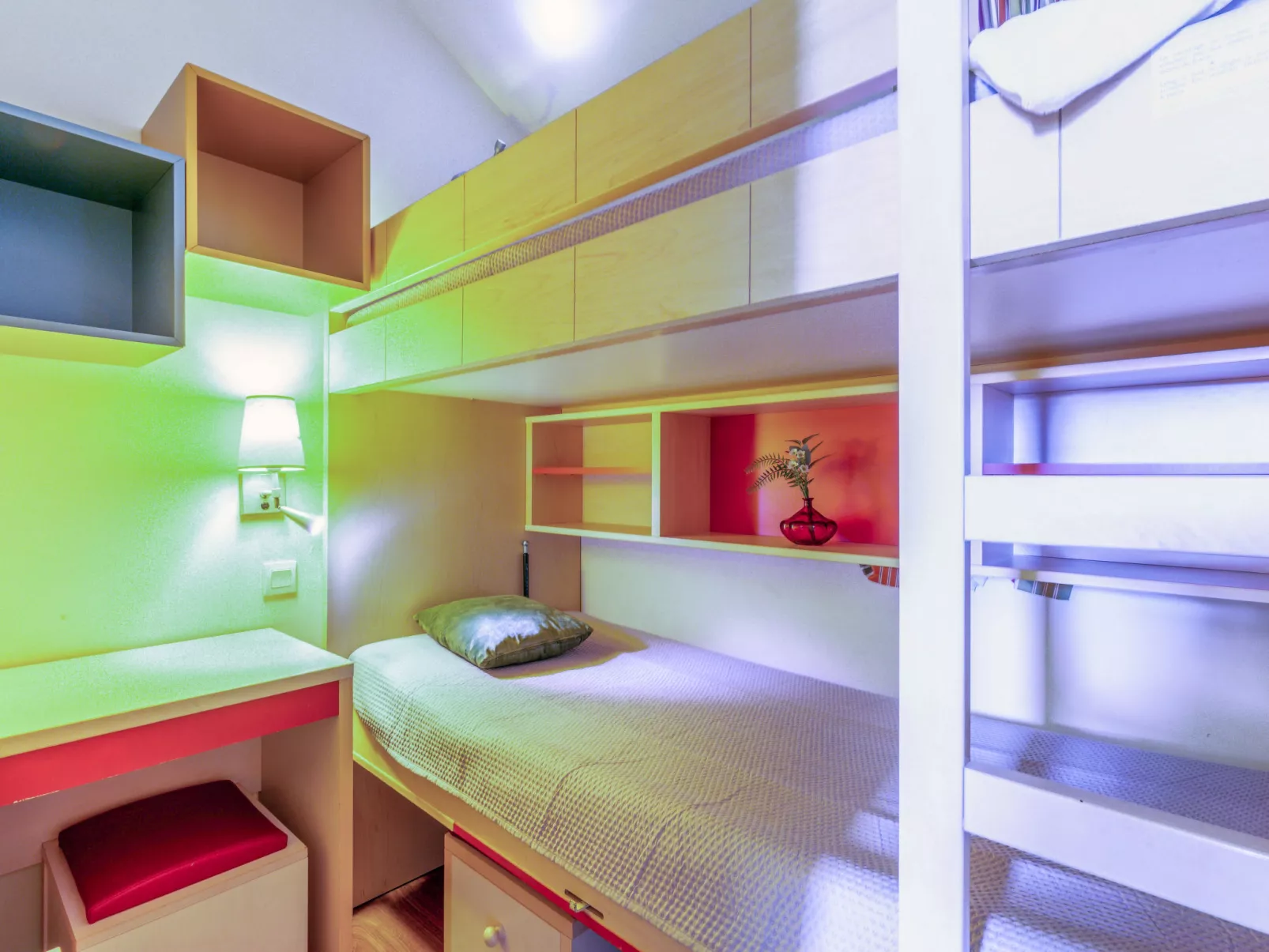 L'Esquinade (P3 213)-Drinnen