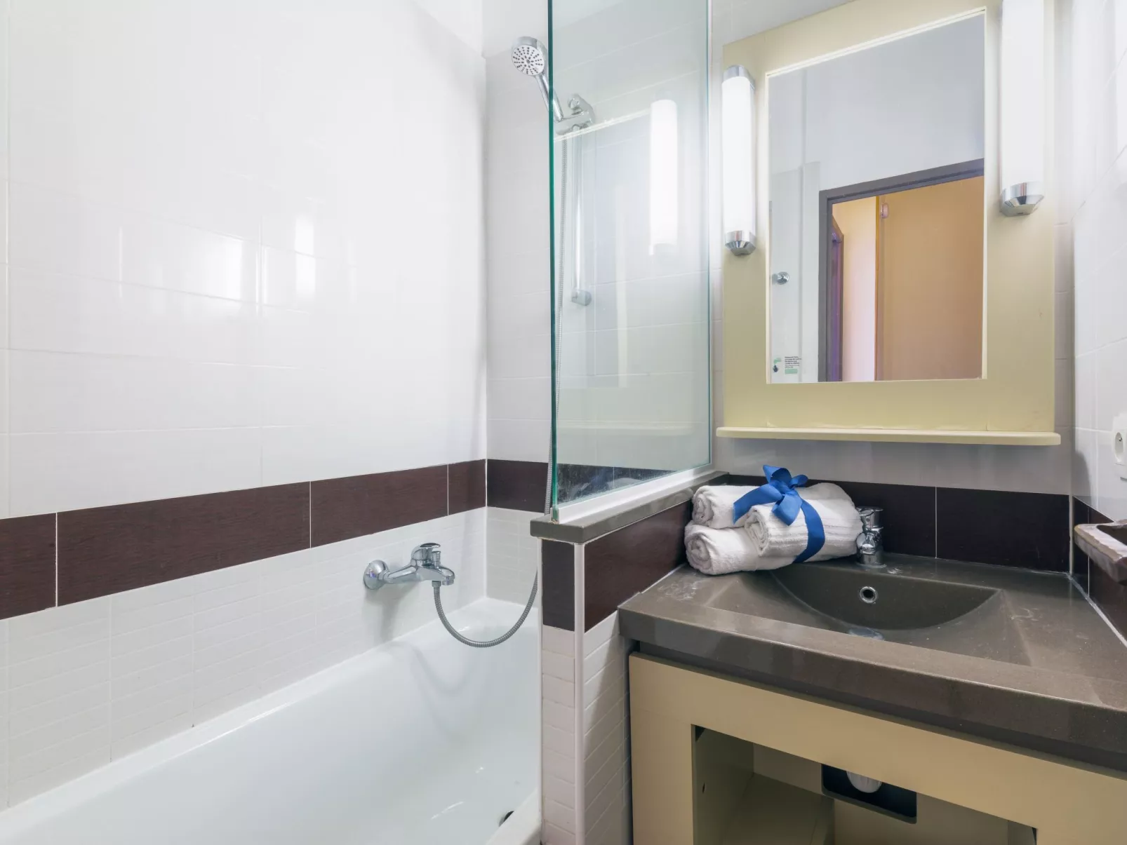 L'Esquinade (P3 213)-Drinnen