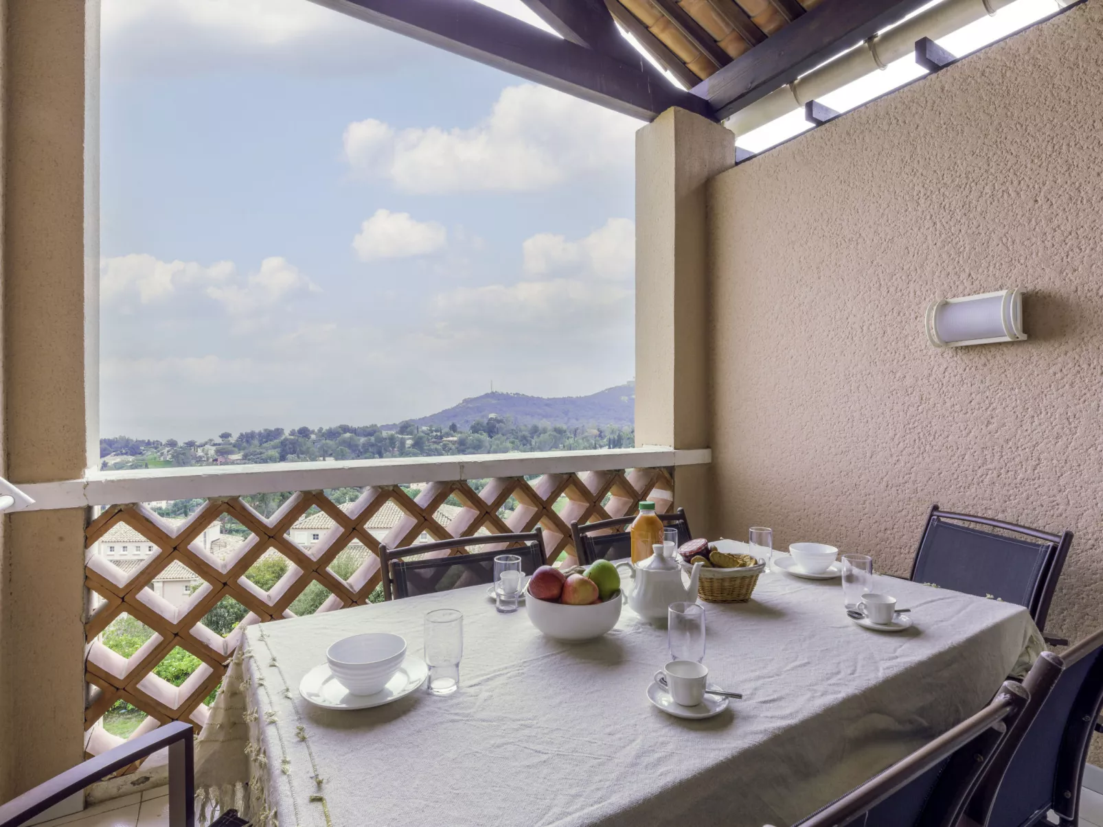 L'Esquinade (P3 213)-Draußen