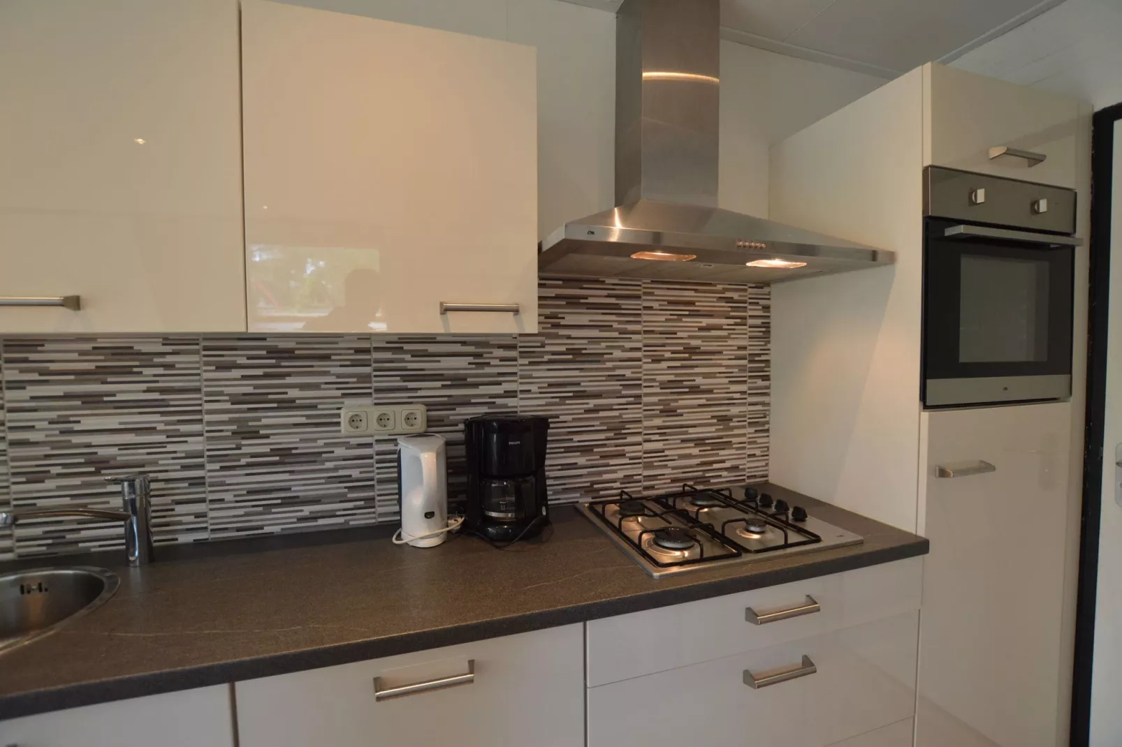 Bungalows 48 en 49-Kitchen