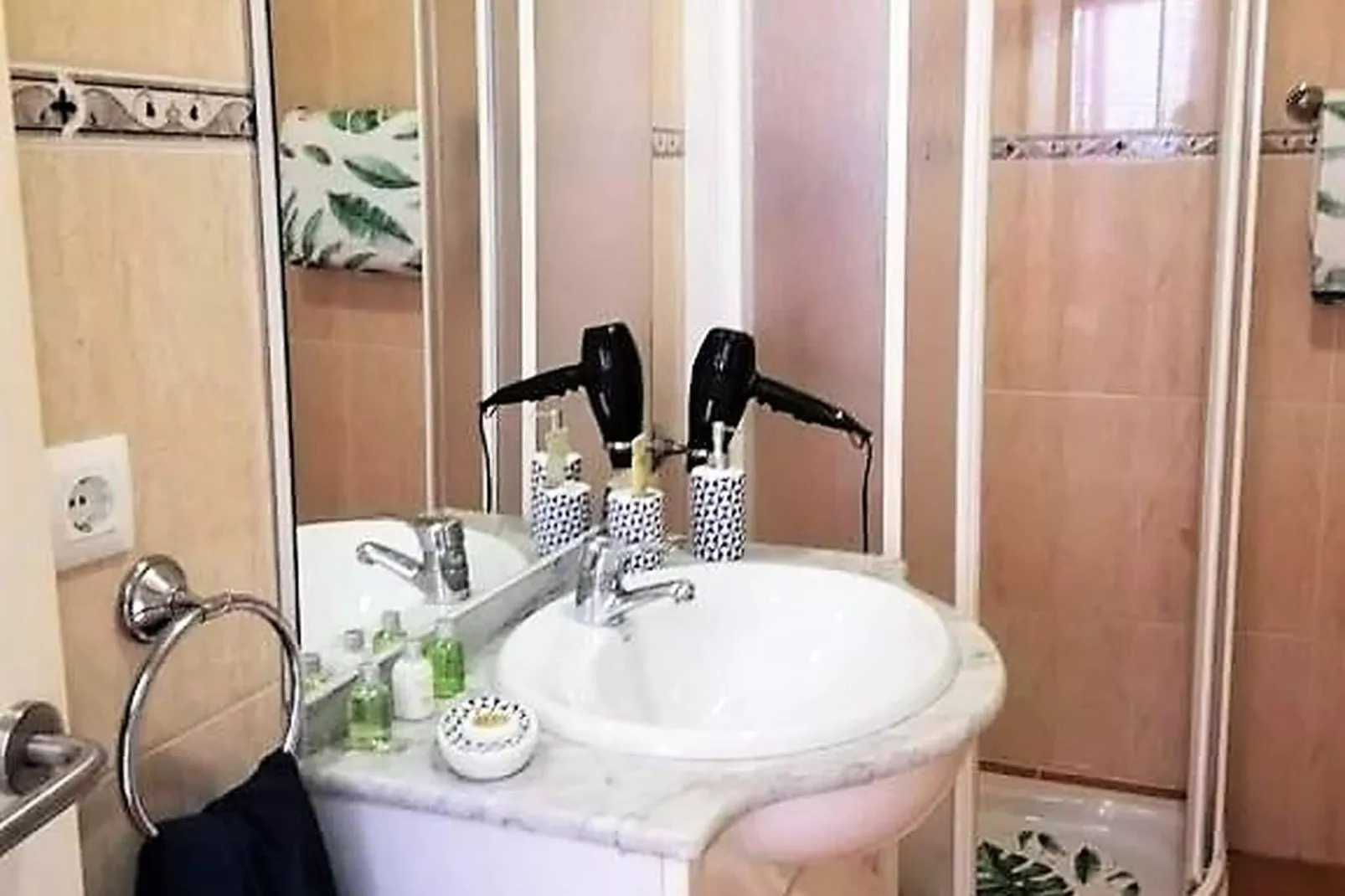 Natura World B1 con terraza privada-Bathroom