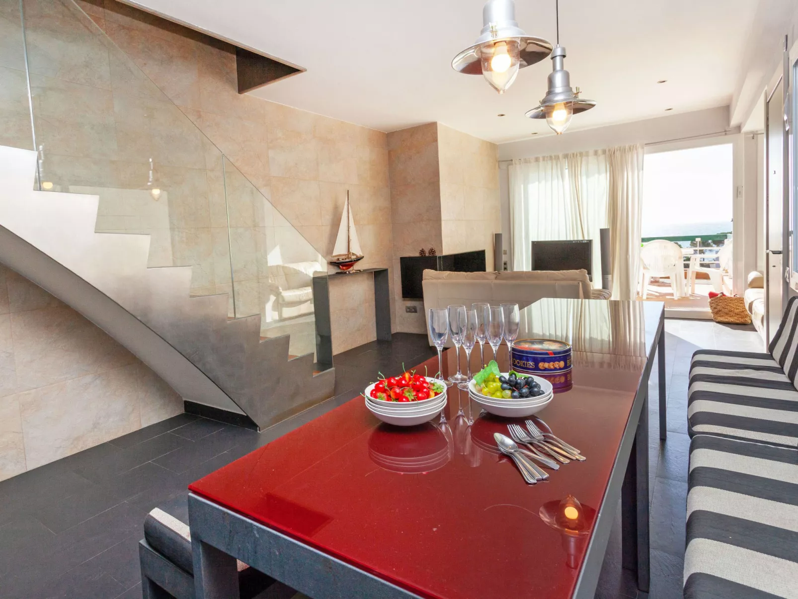 Punta Aromir-Inside