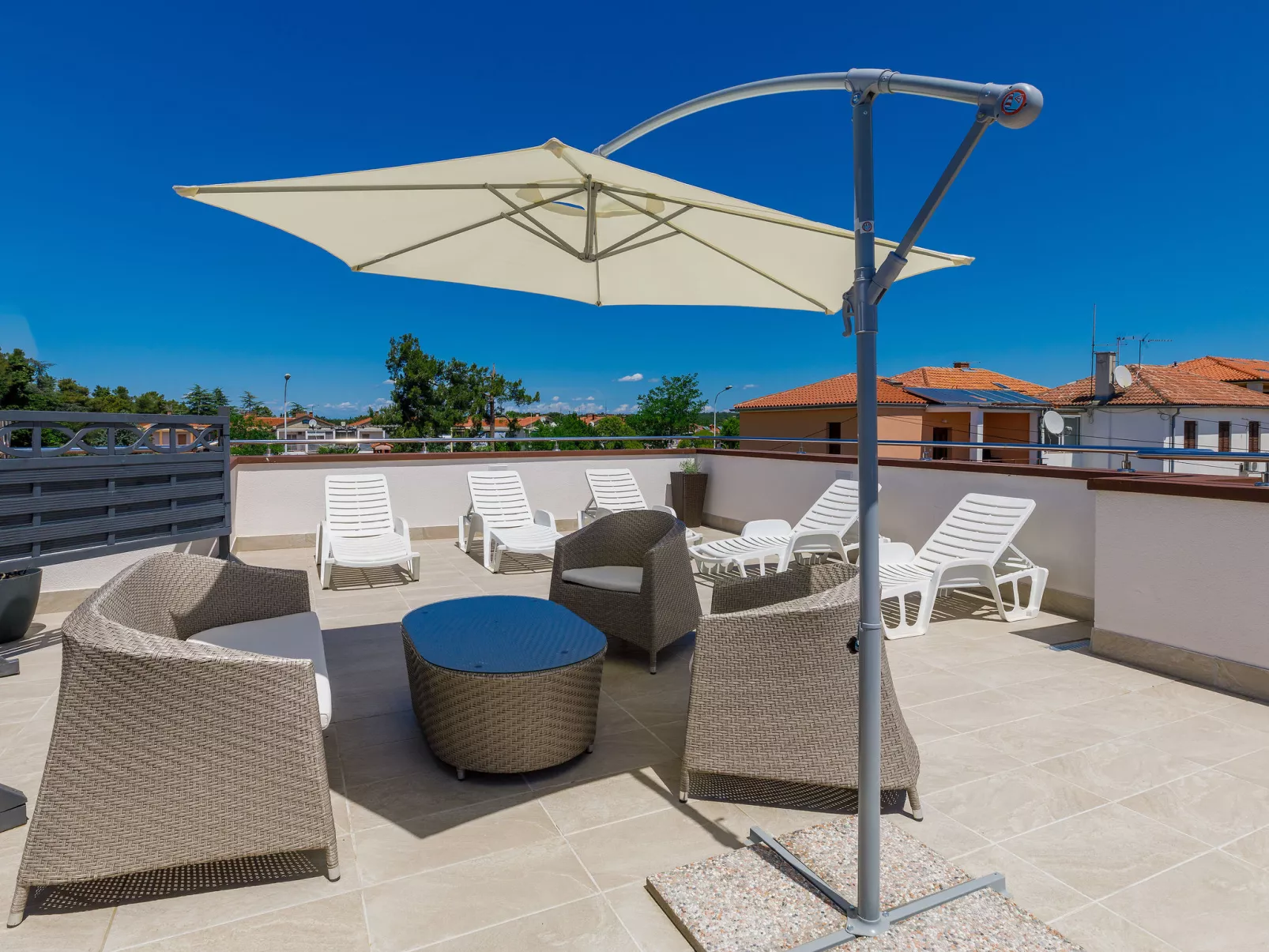 Villa Alpa-Outside
