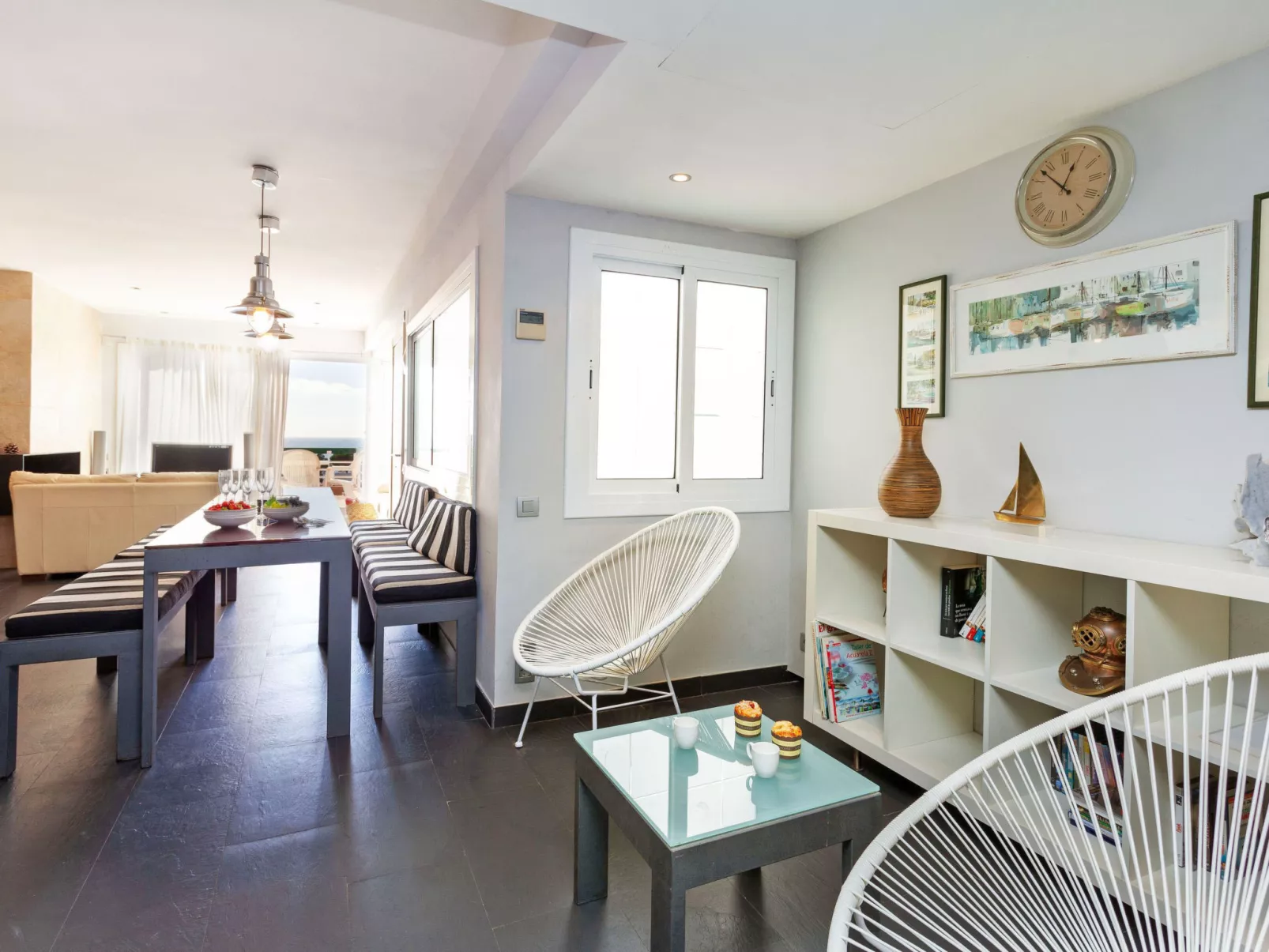 Punta Aromir-Inside