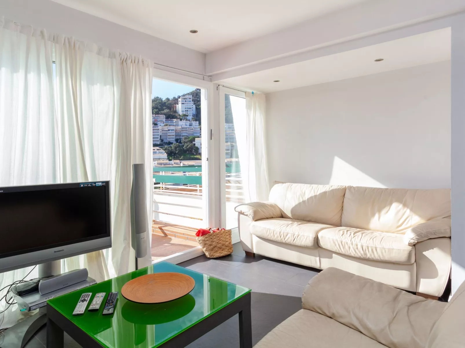 Punta Aromir-Inside