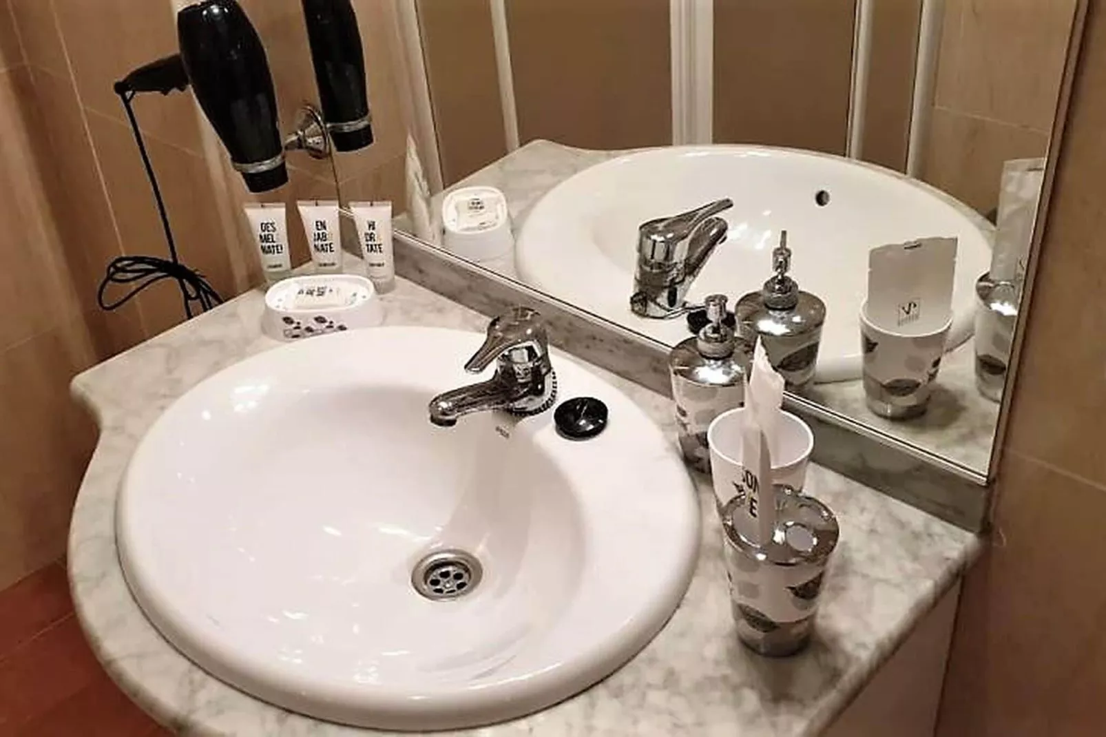 Natura World B1 con terraza privada-Bathroom