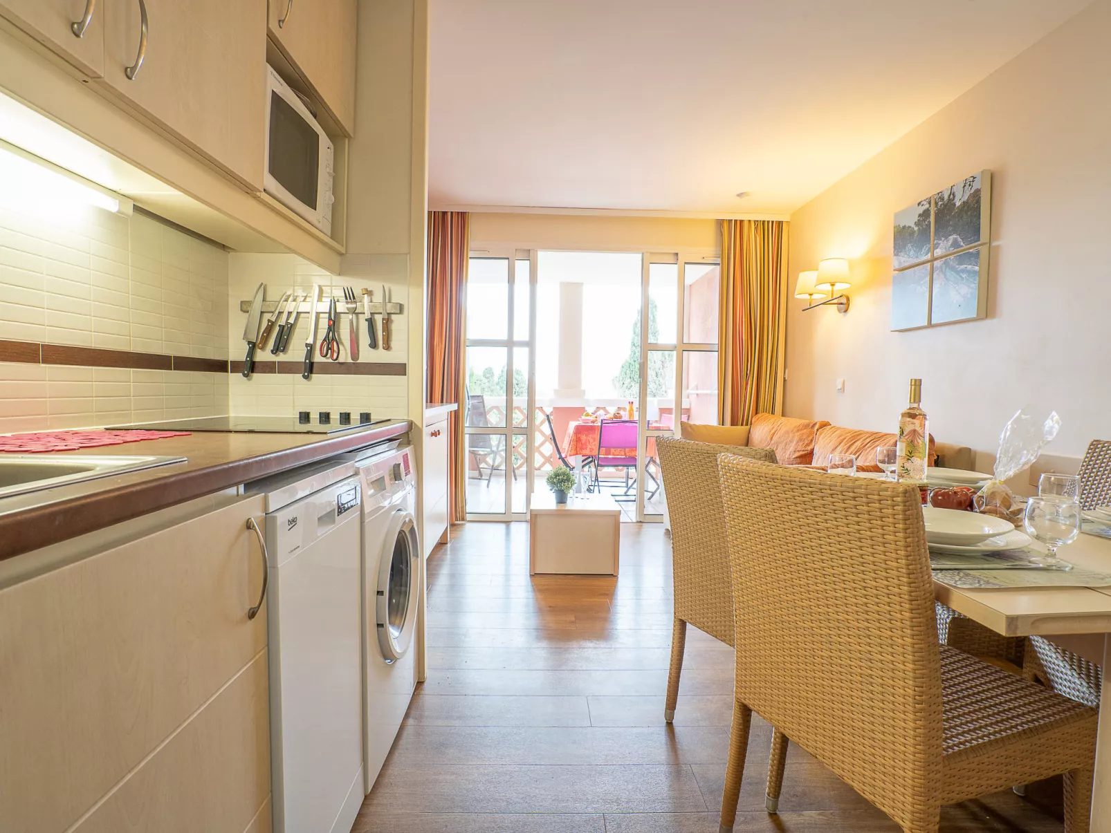 L'Esquinade (G1 103)-Drinnen