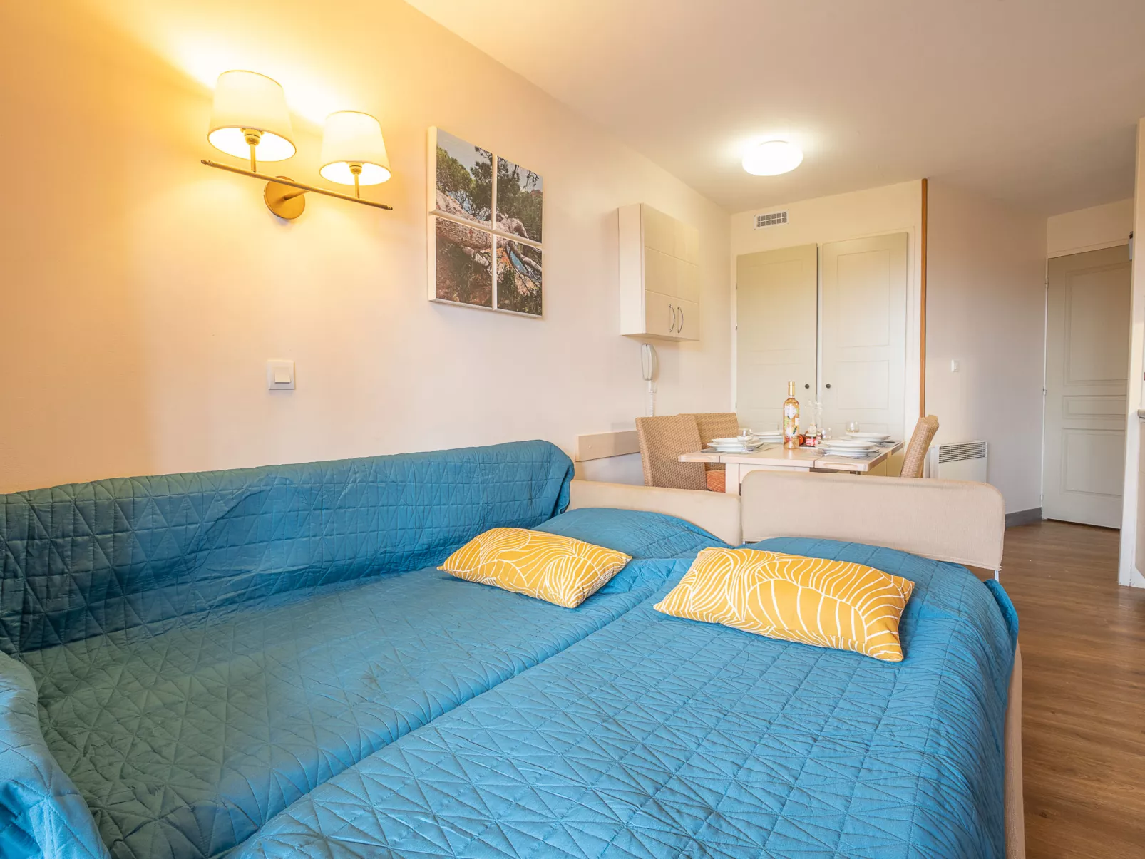 L'Esquinade (G1 103)-Drinnen