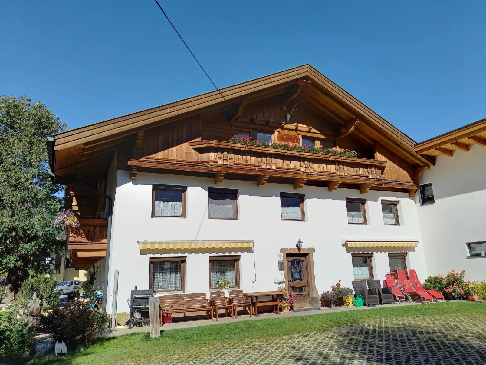 Alpenglühen-Outside