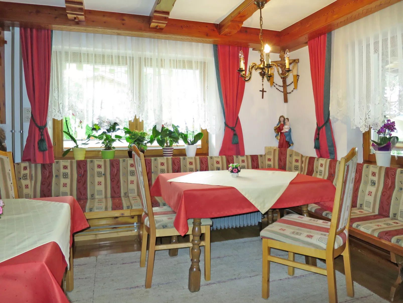 Wiesenhof-Inside