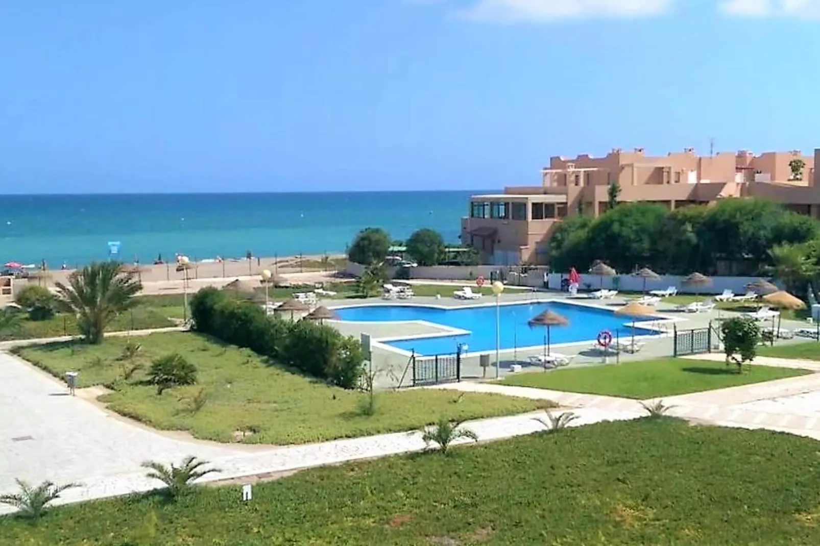 Natura World Duplex con patio privado 1d y 1b-View summer