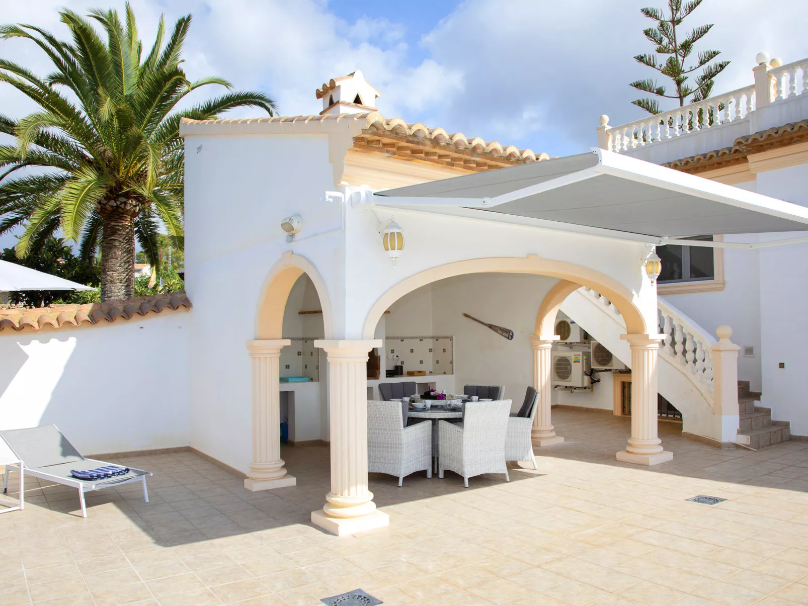 La Escapada-Outside