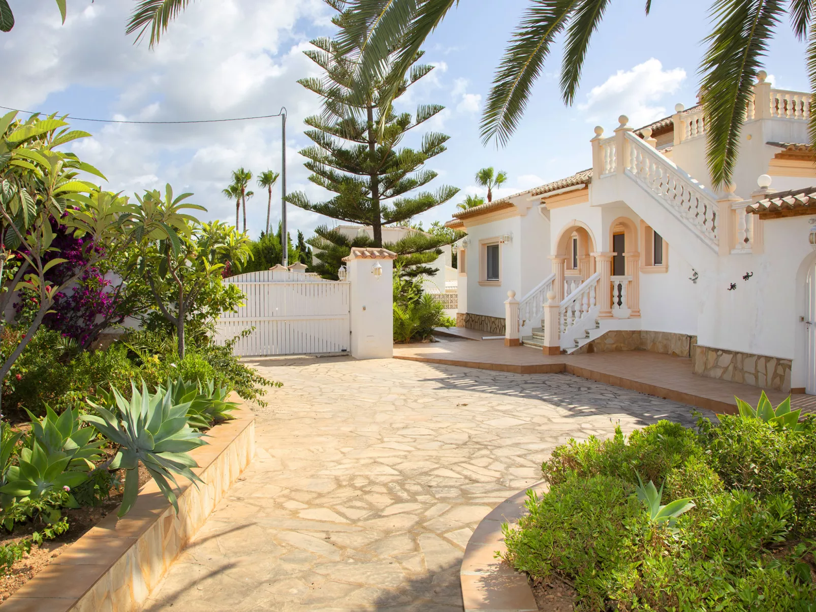 La Escapada-Outside