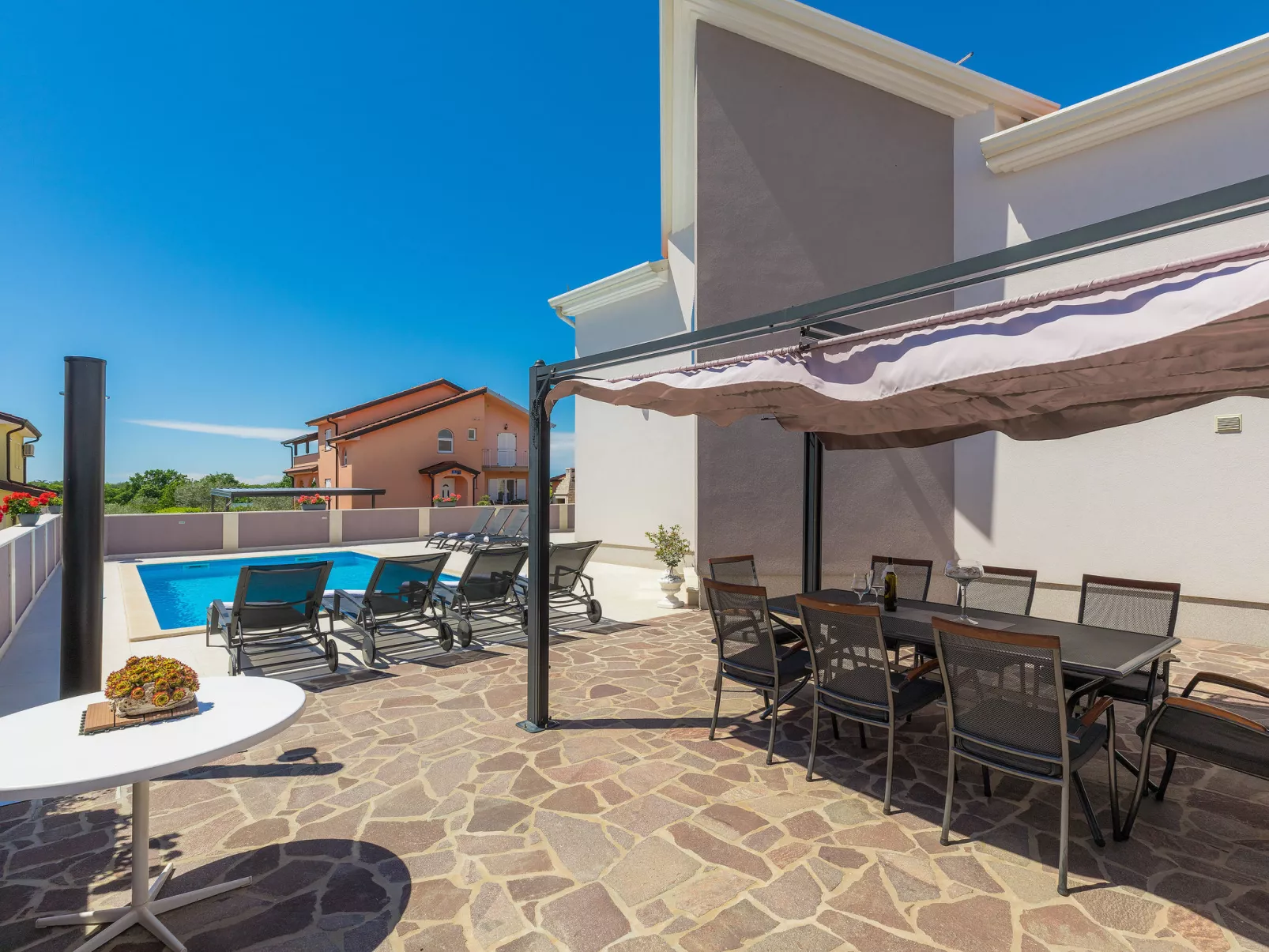 Villa Gocci-Outside
