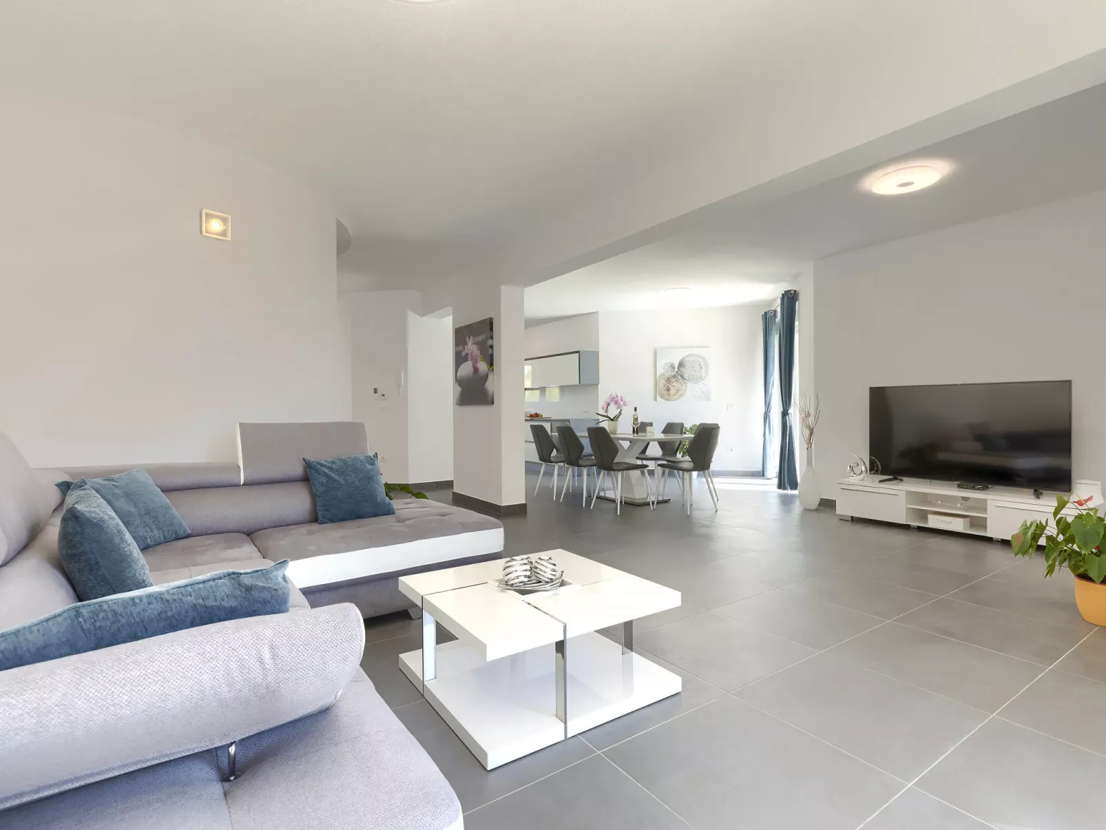 Villa Gocci-Inside
