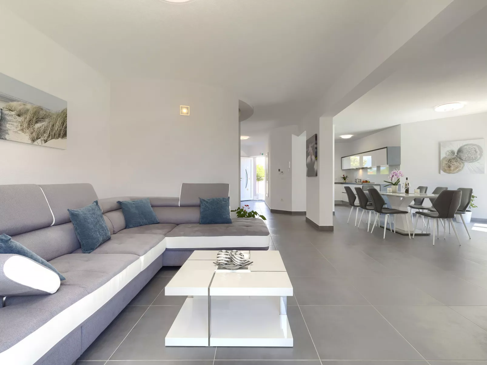 Villa Gocci-Inside