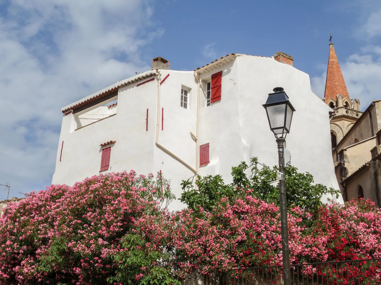 La Cadièrienne-Outside
