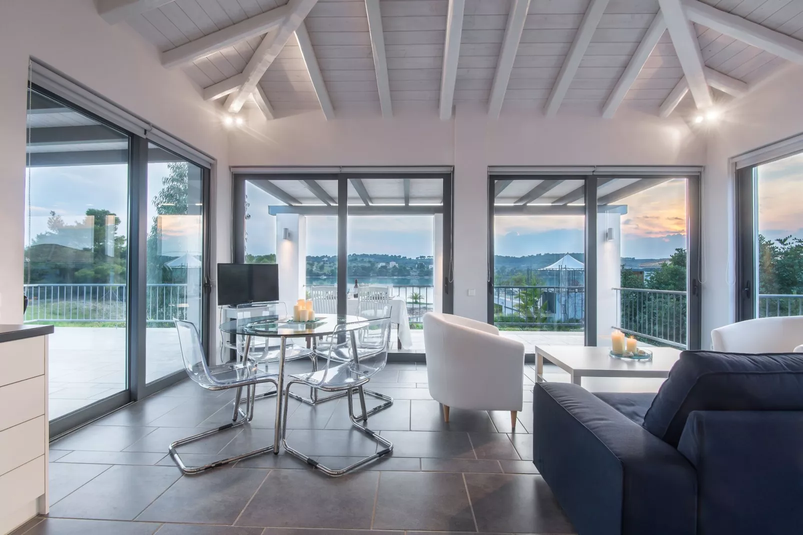Sea View  Maisonette-Vue d'été