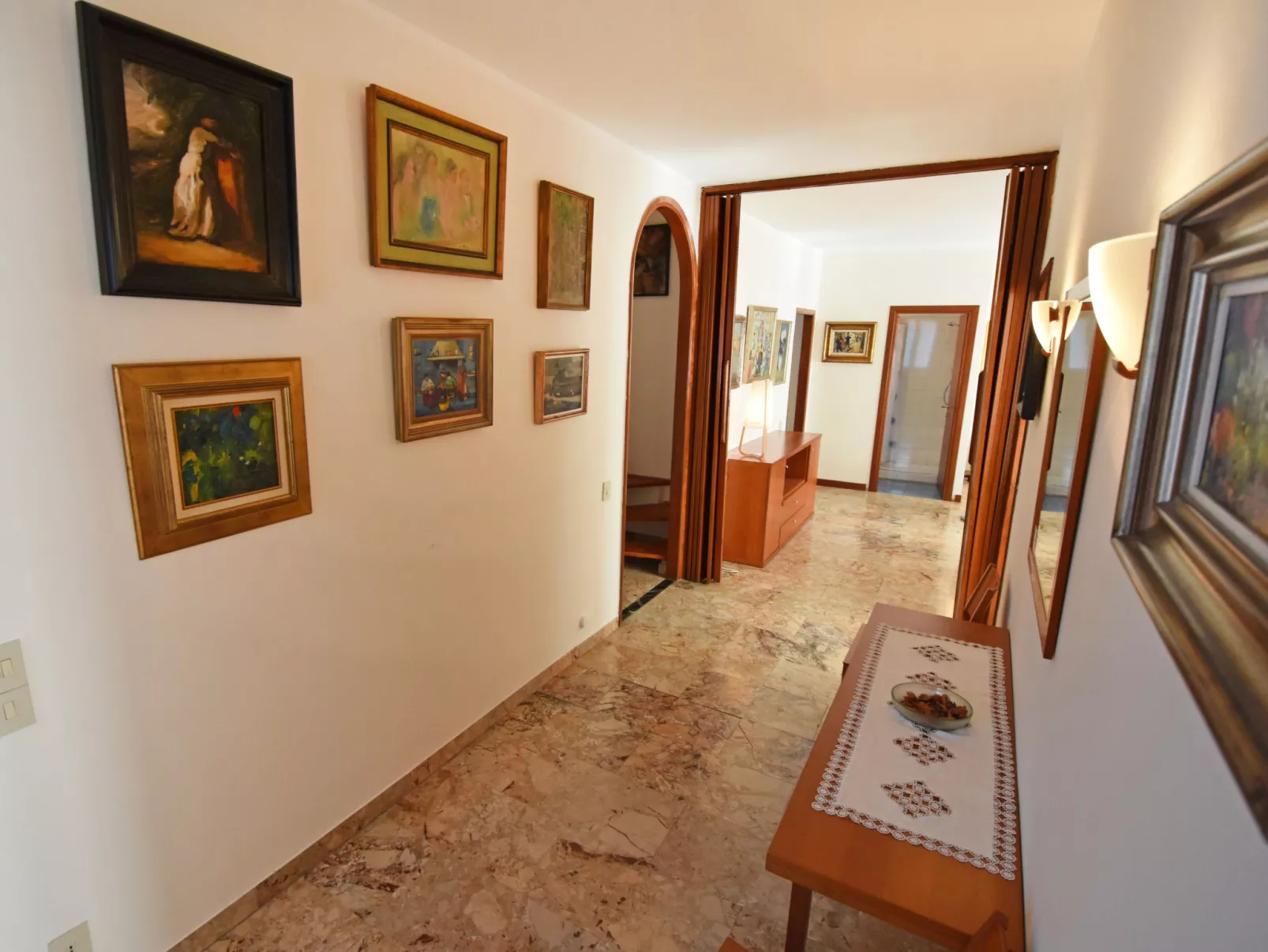 Casanas-Inside