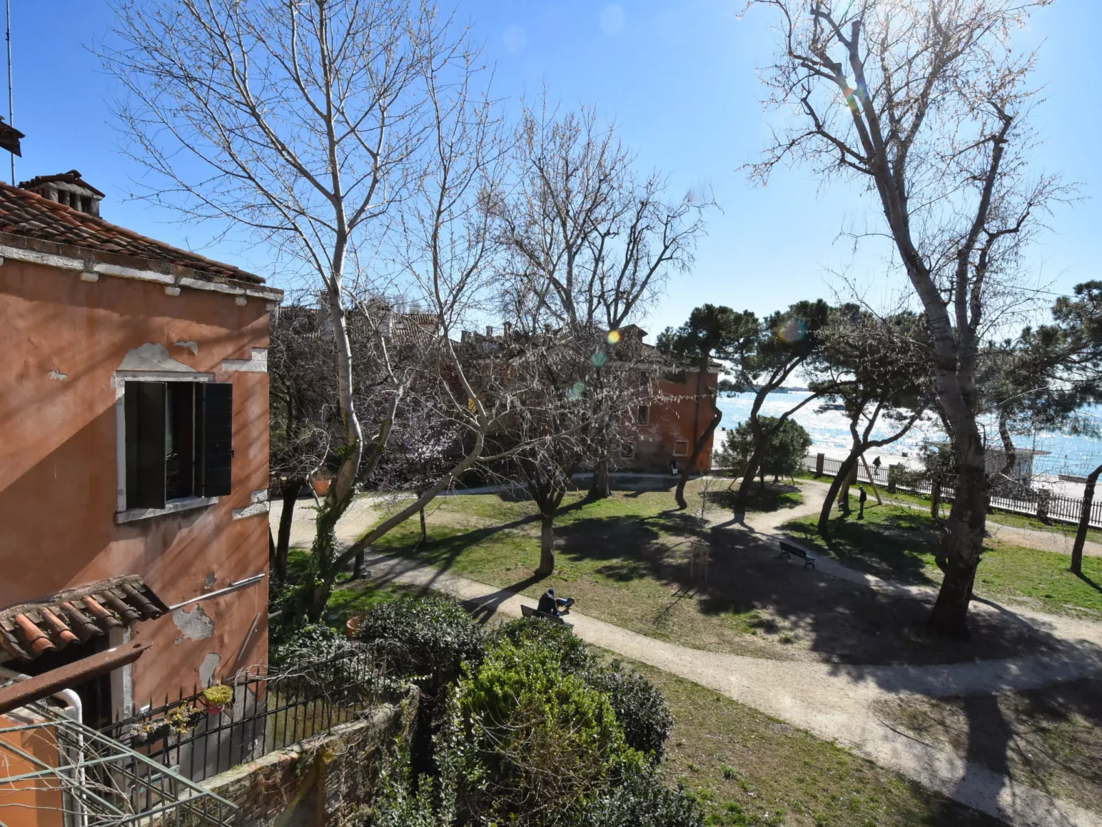 Casanas-Outside
