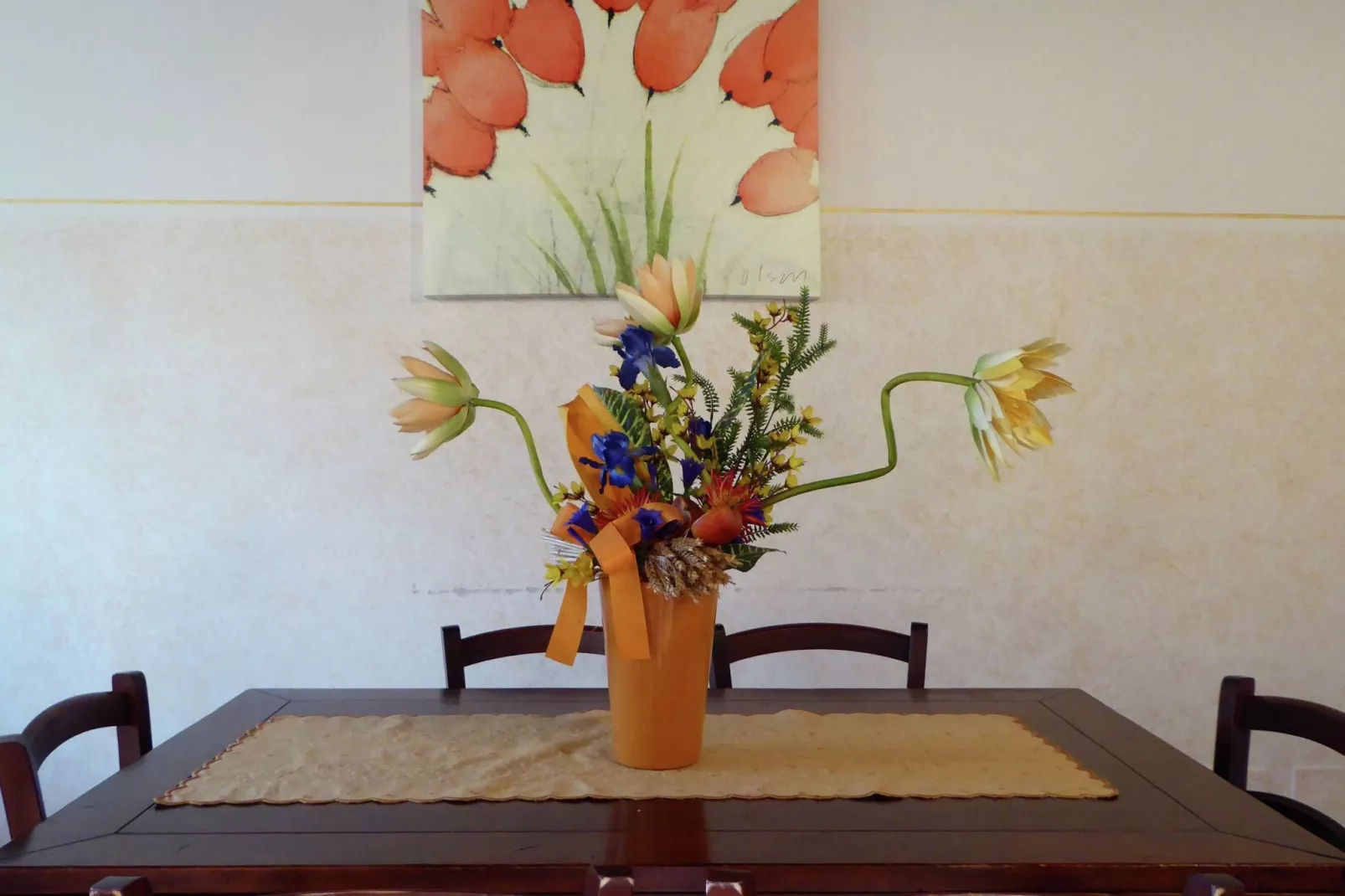 Sorbo Quattro-Dining room