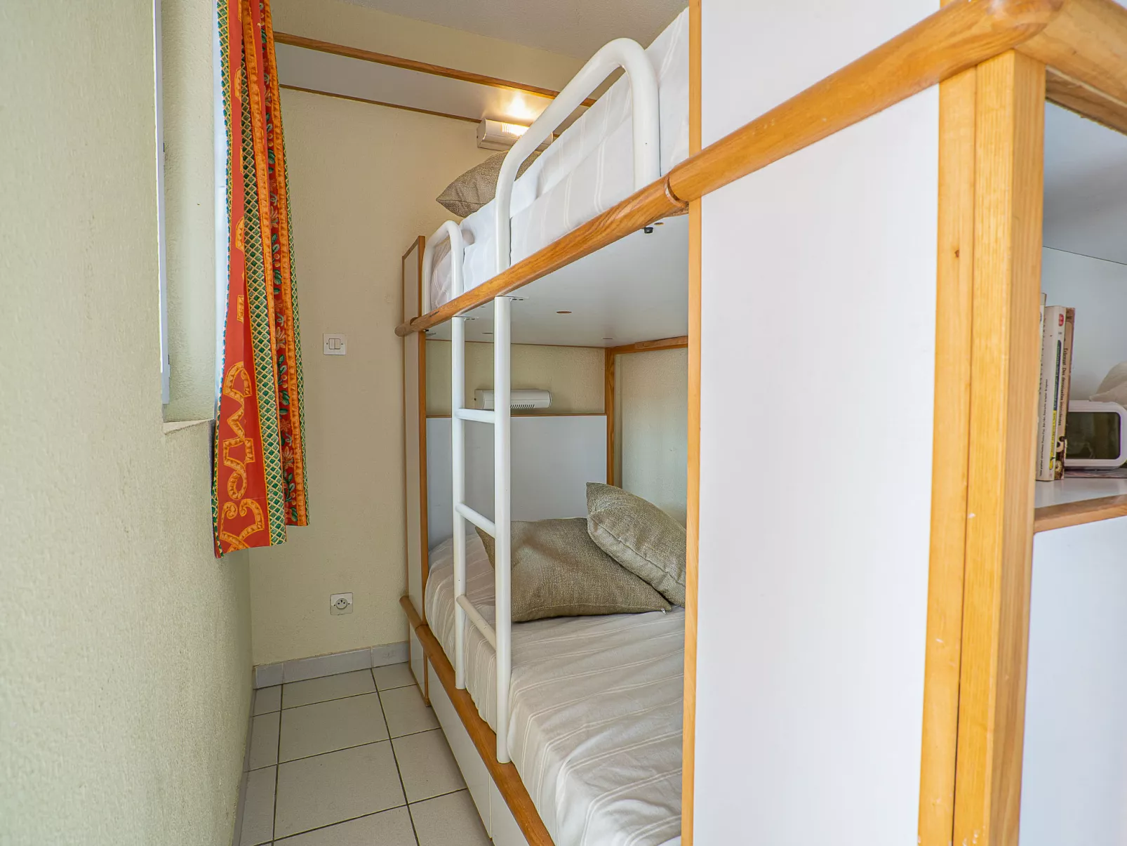 L'Esquinade (J3 402)-Dedans