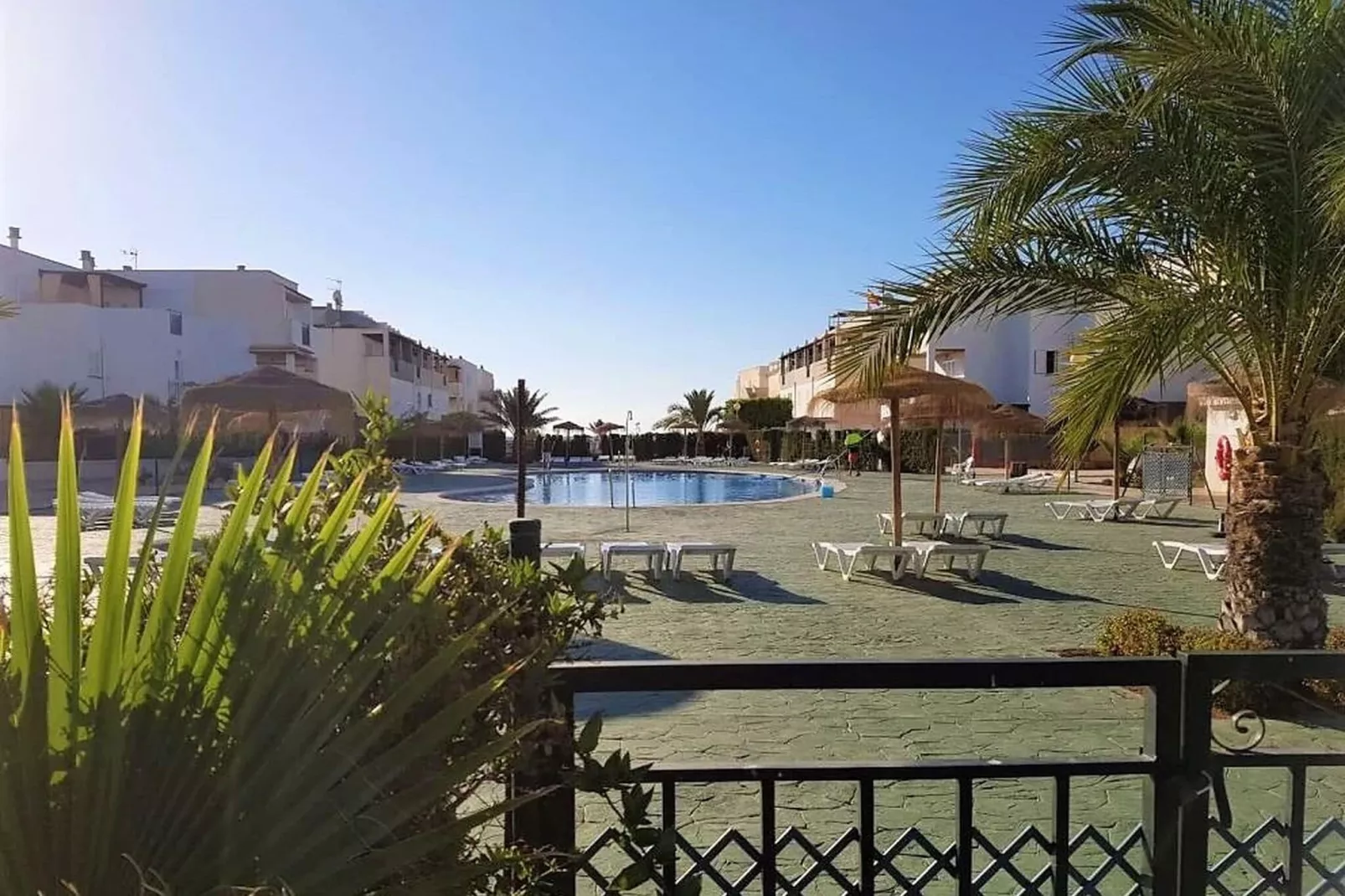 Natura World Duplex con patio privado 1d y 2b-Pool