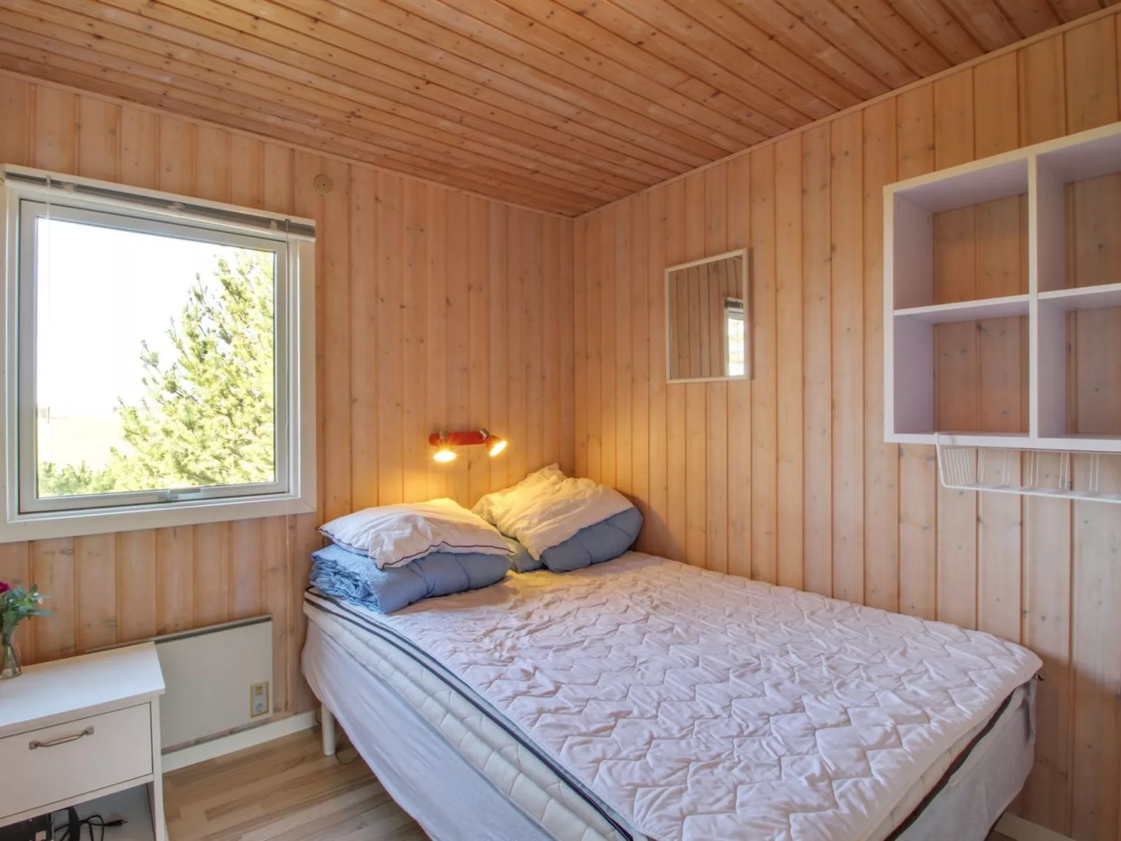 "Yanne" - 400m from the sea-Inside