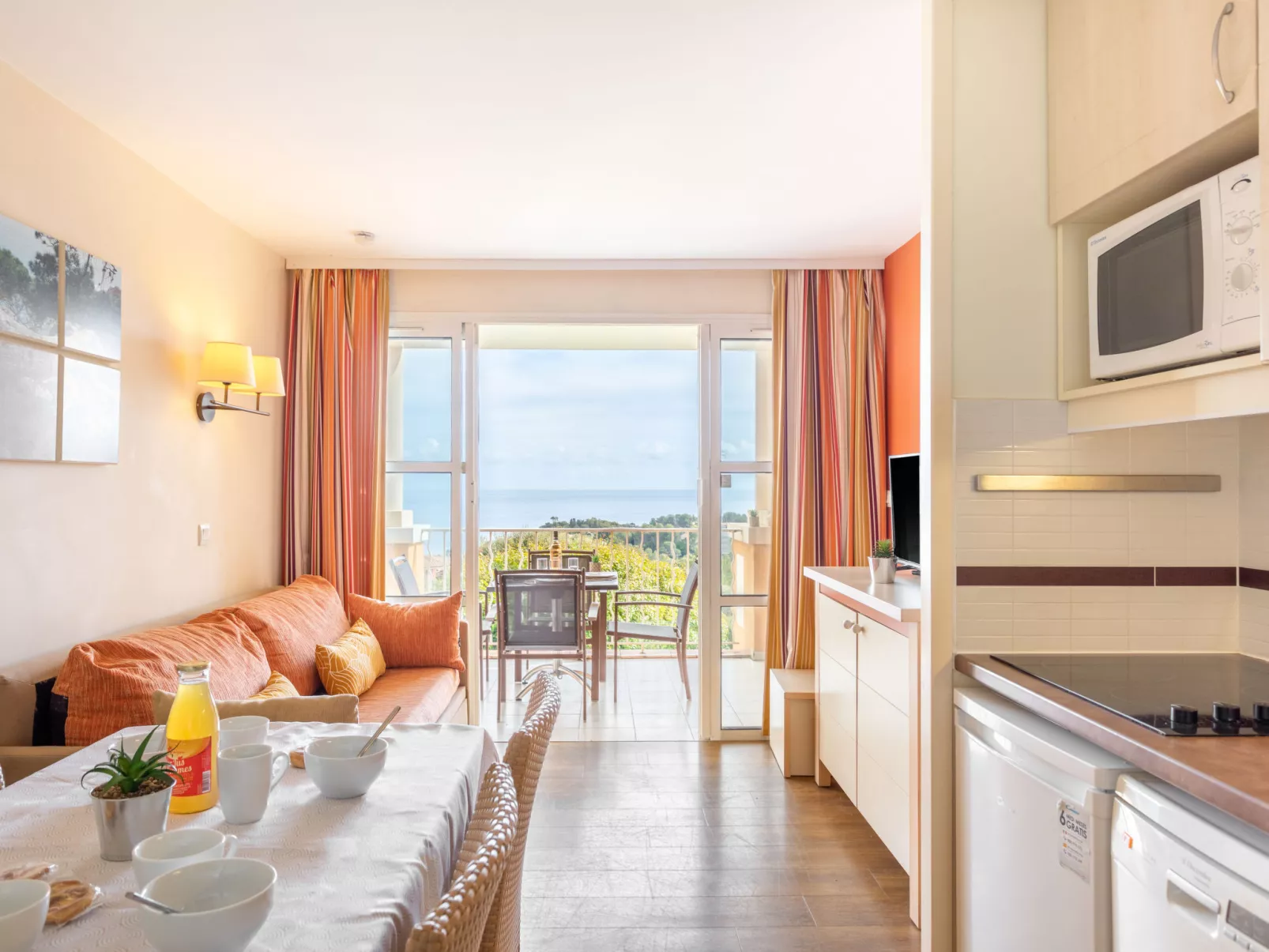 L'Esquinade (G5 130)-Drinnen