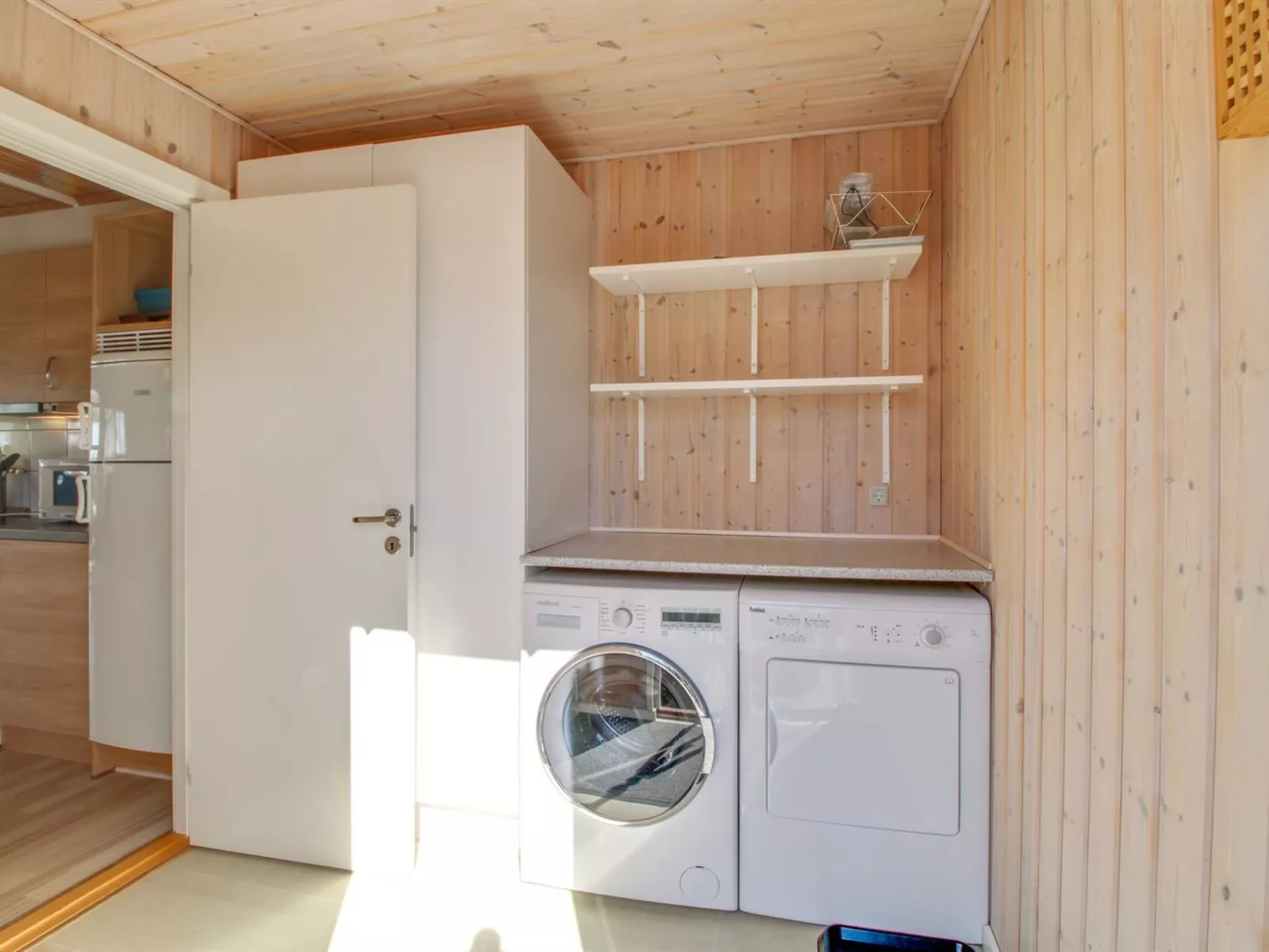 "Yanne" - 400m from the sea-Inside