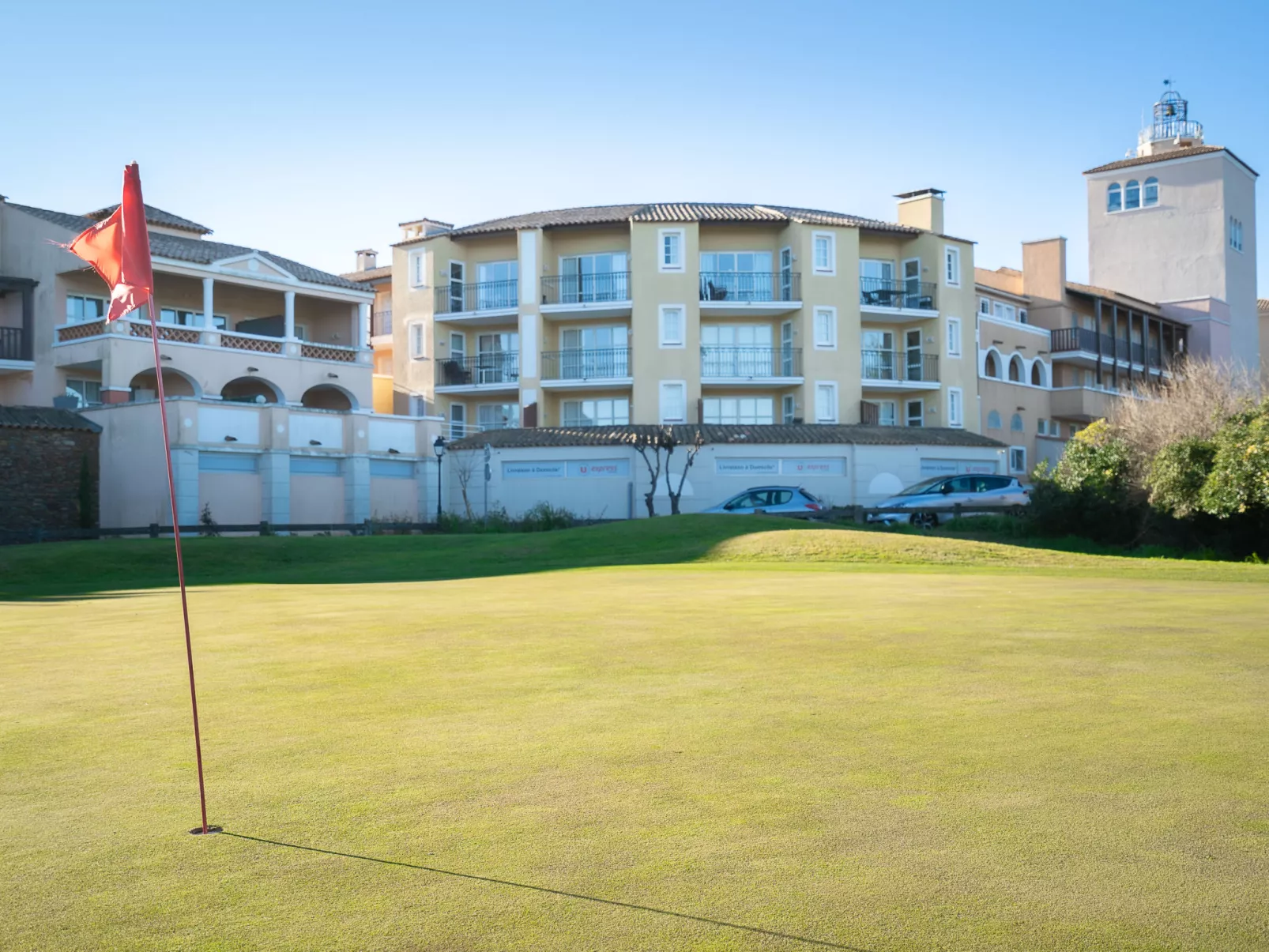 L'Esquinade (G5 130)-Draußen