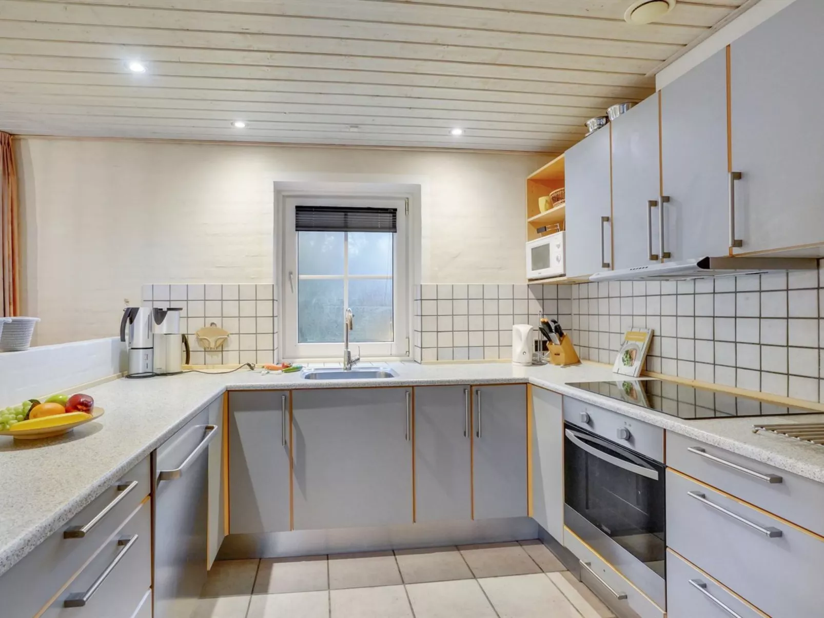 "Hedi" - 900m from the sea-Inside