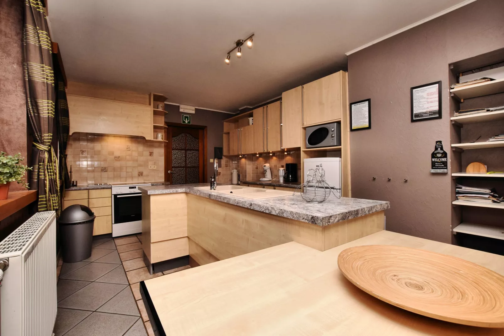 Le Bastillon-Kitchen