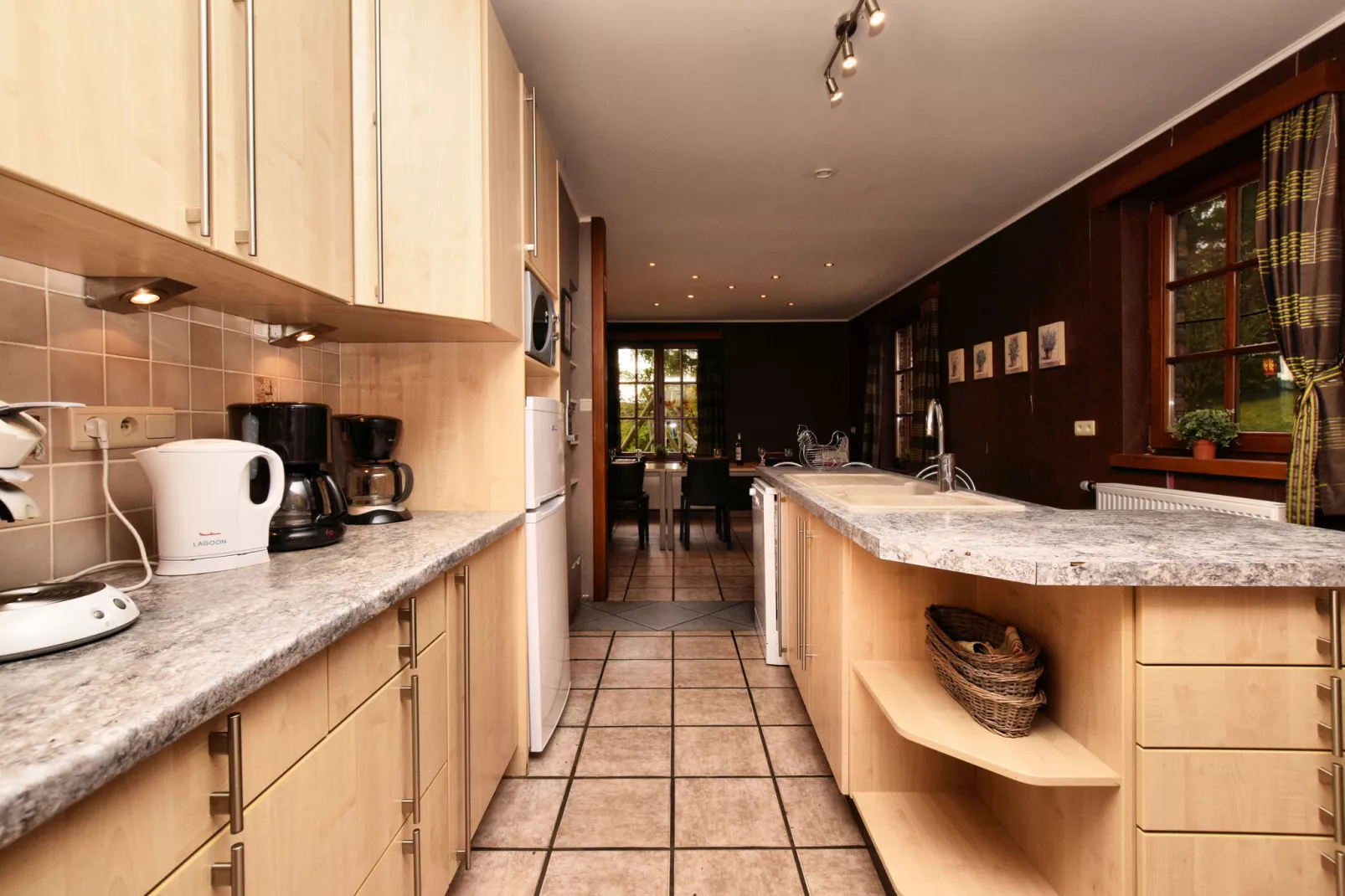Le Bastillon-Kitchen