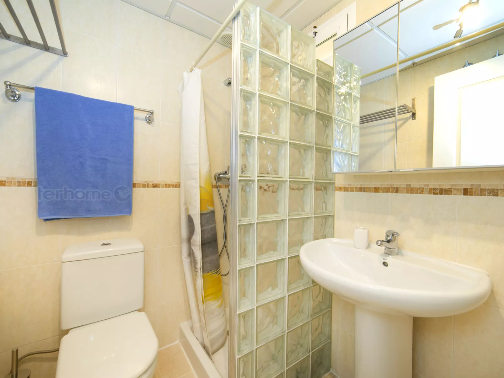 Residencial Jazmines-Drinnen