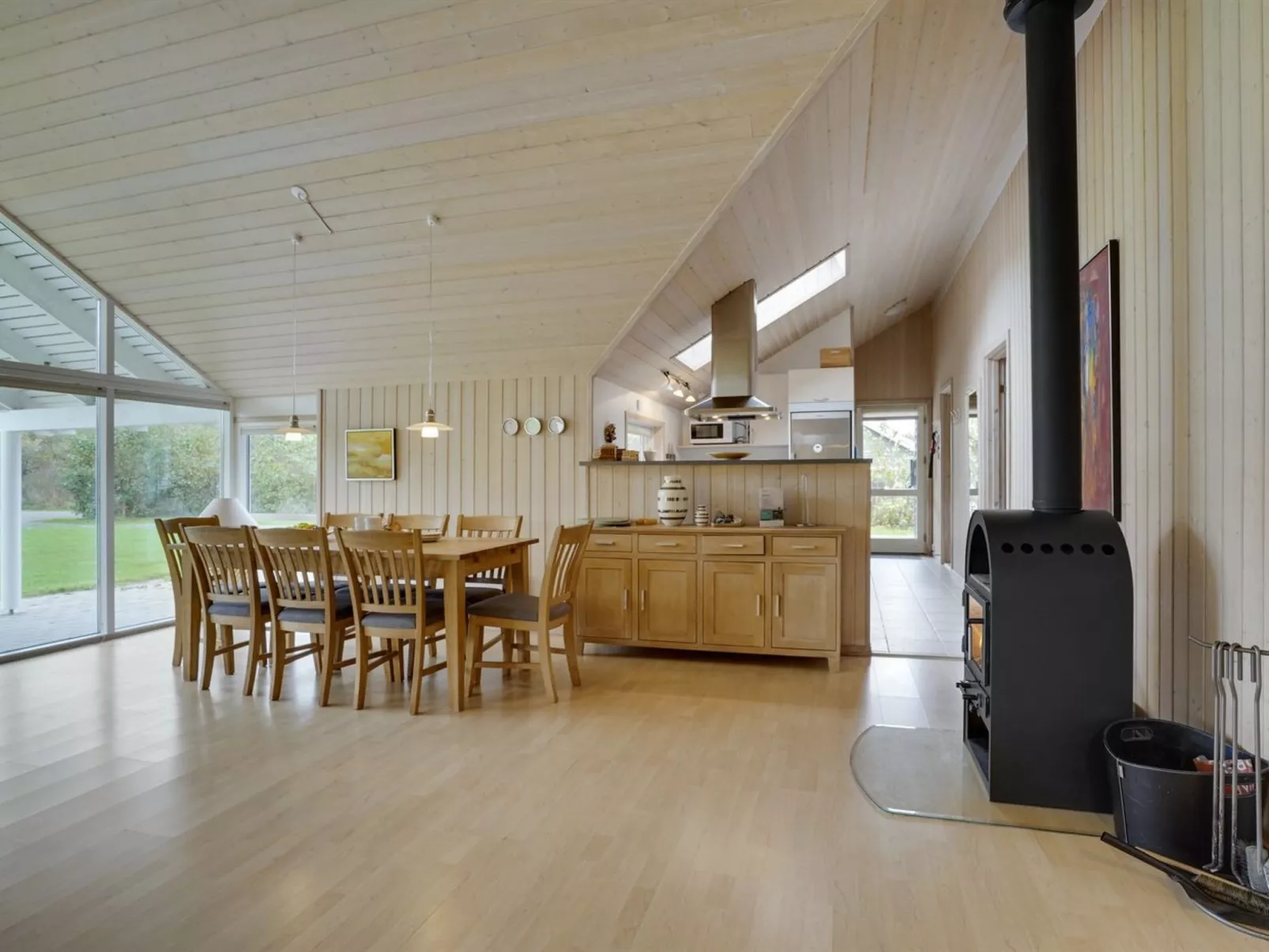 "Enid" - 700m from the sea-Inside