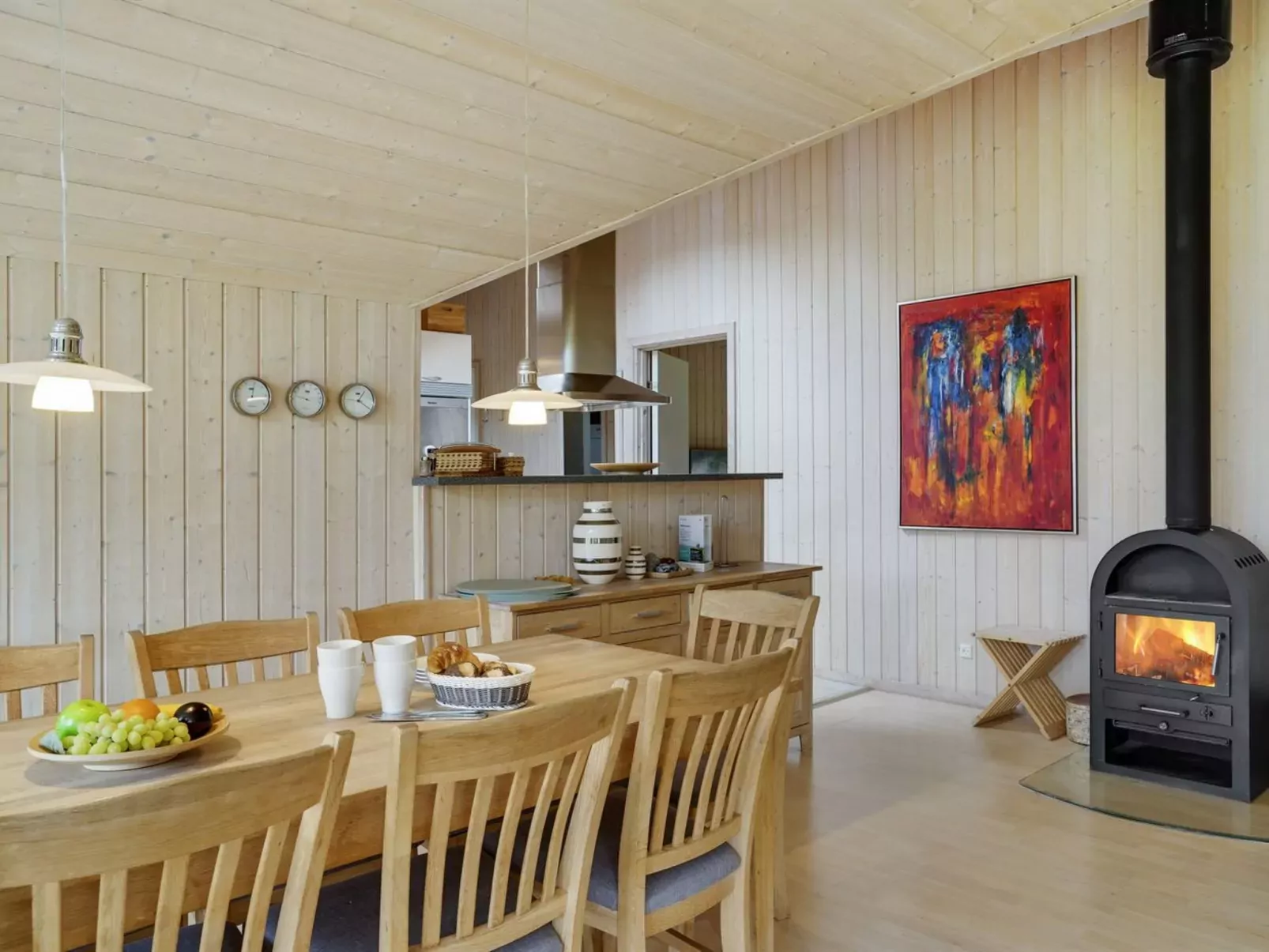 "Enid" - 700m from the sea-Inside