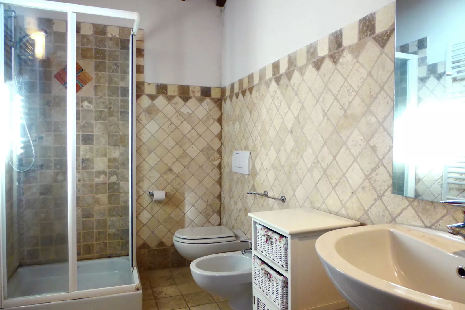 Melograno Otto-Bathroom