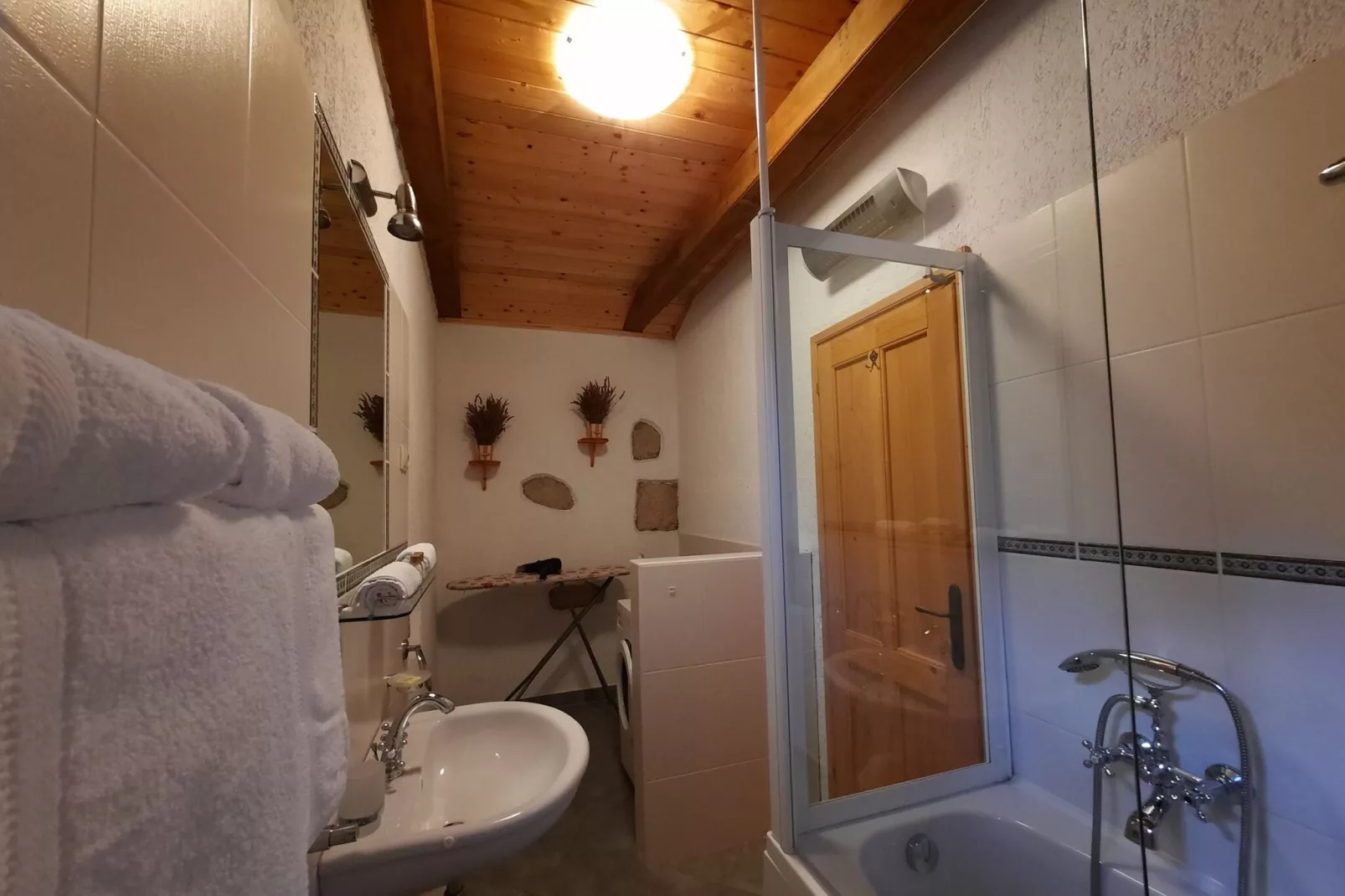 Holiday home Mikleus in Lovrec - Dobrec - ca 113 qm für 4 Erw 2 Kinder max 11 J-Bathroom