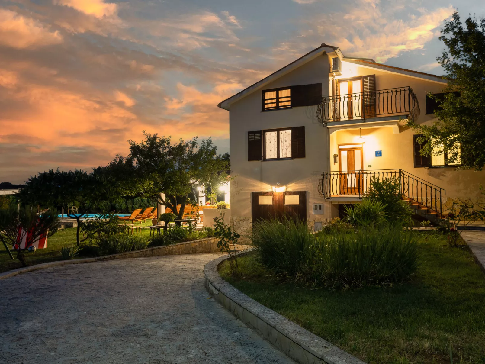 Villa Emanuela-Outside