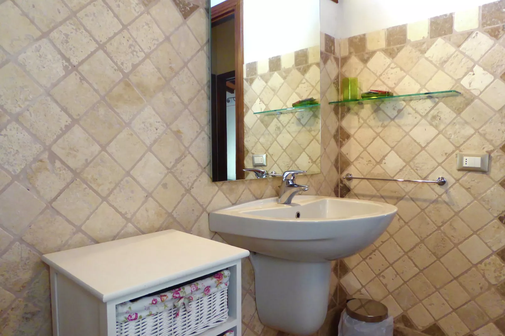Melograno Otto-Bathroom