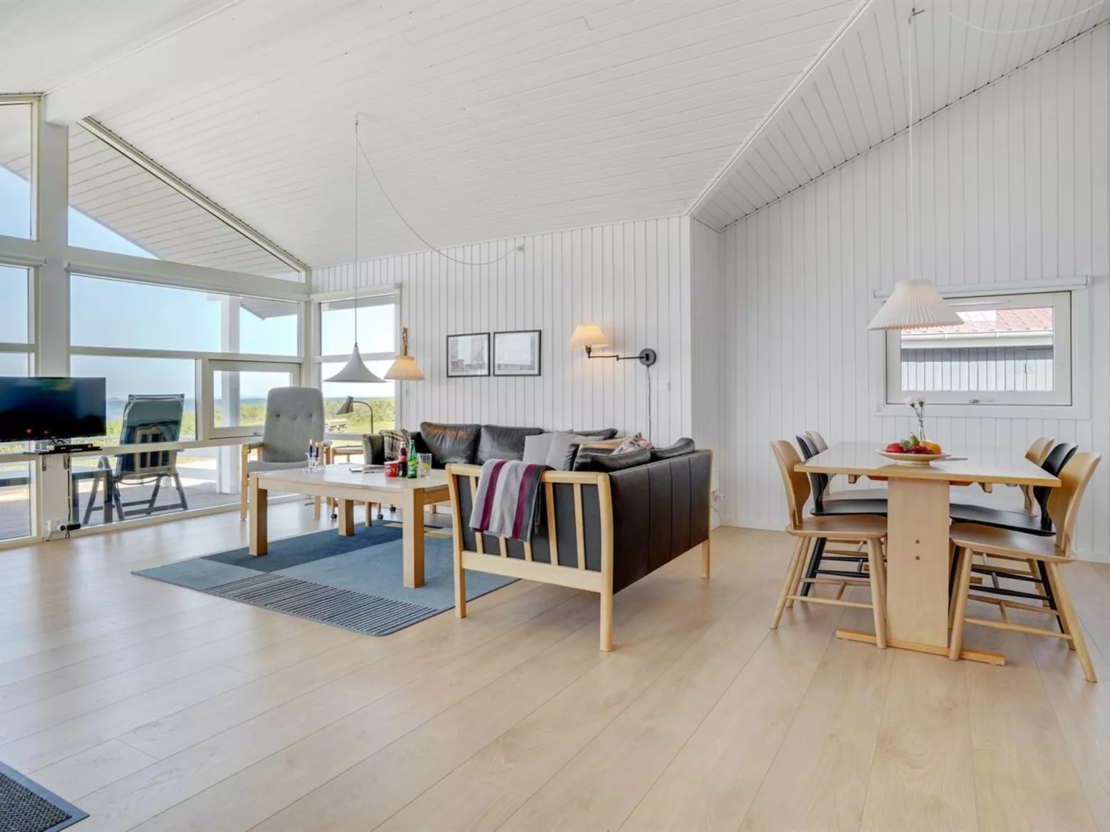 "Arnwith" - 20m from the sea-Inside