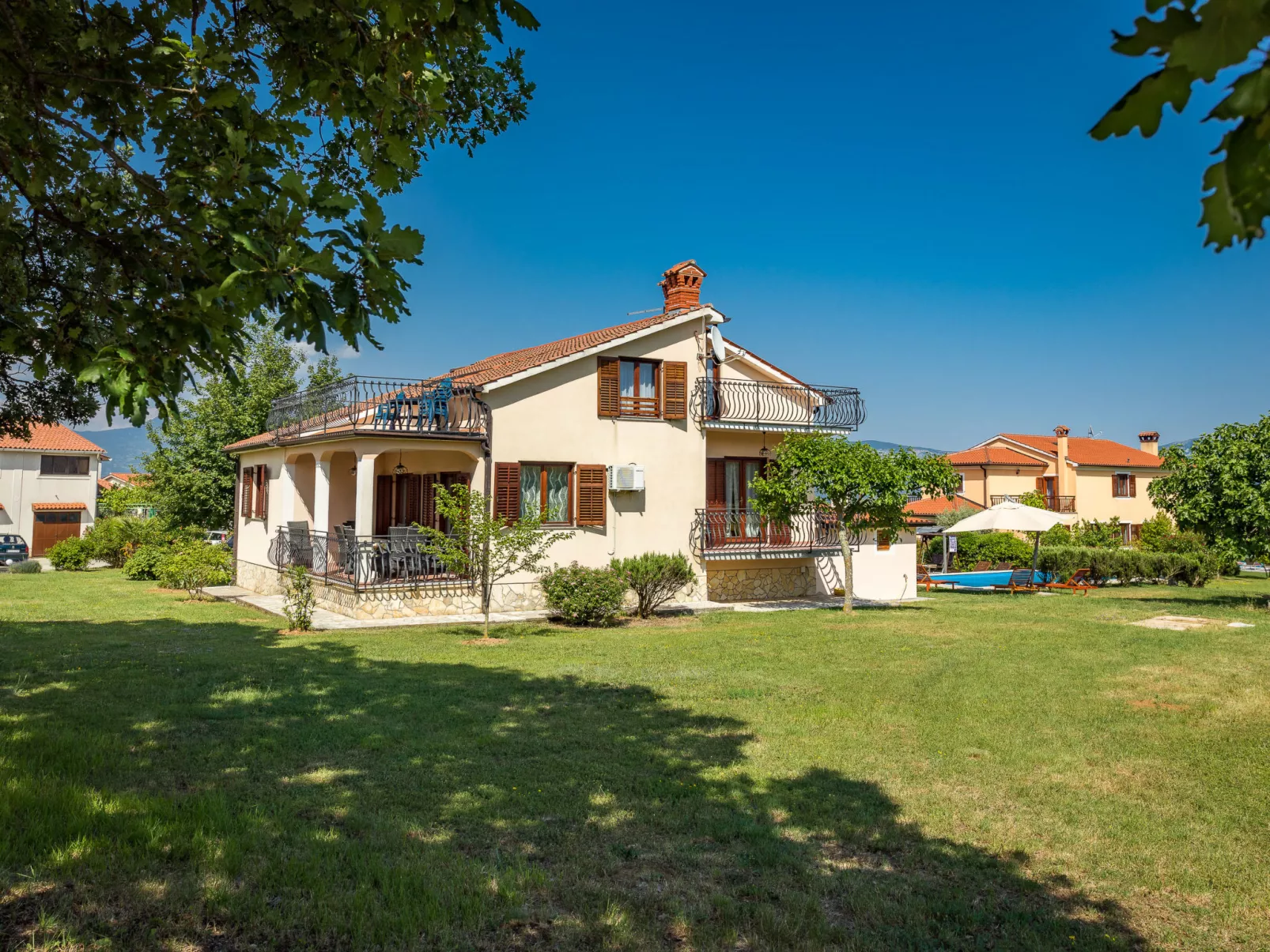 Villa Emanuela-Outside