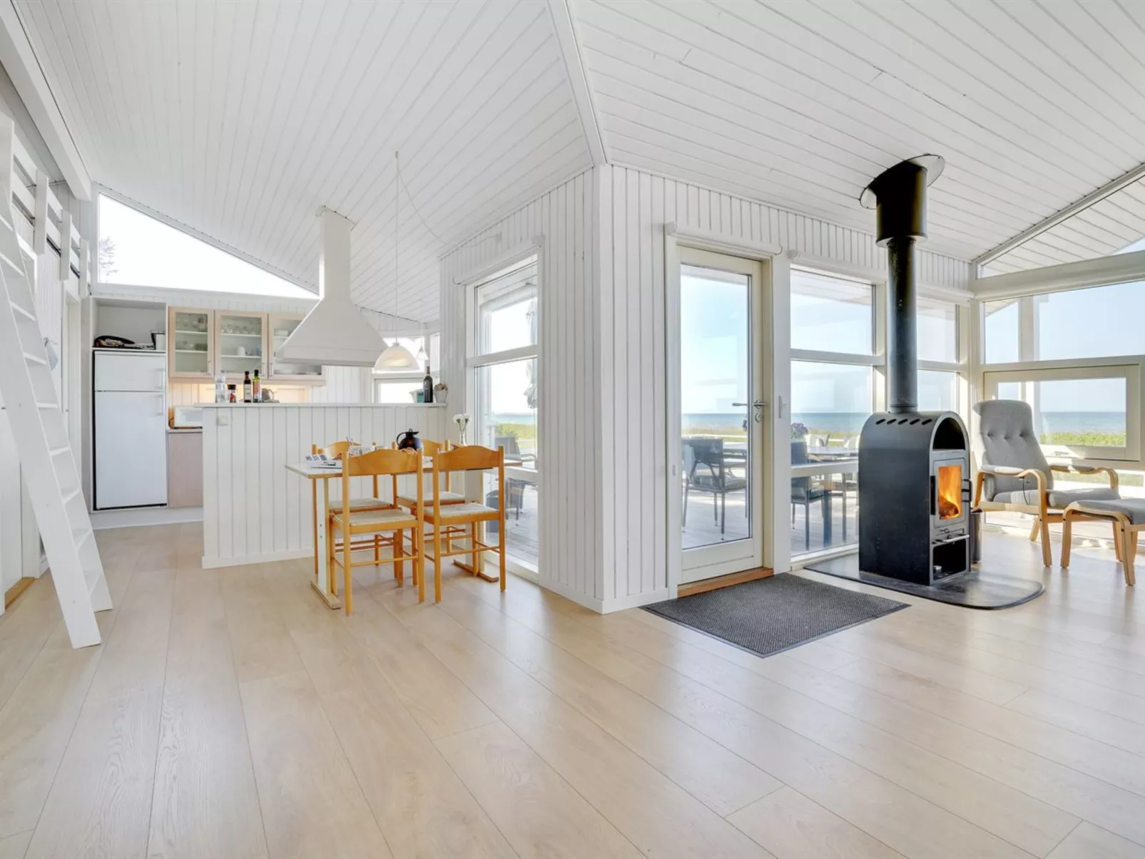"Arnwith" - 20m from the sea-Inside