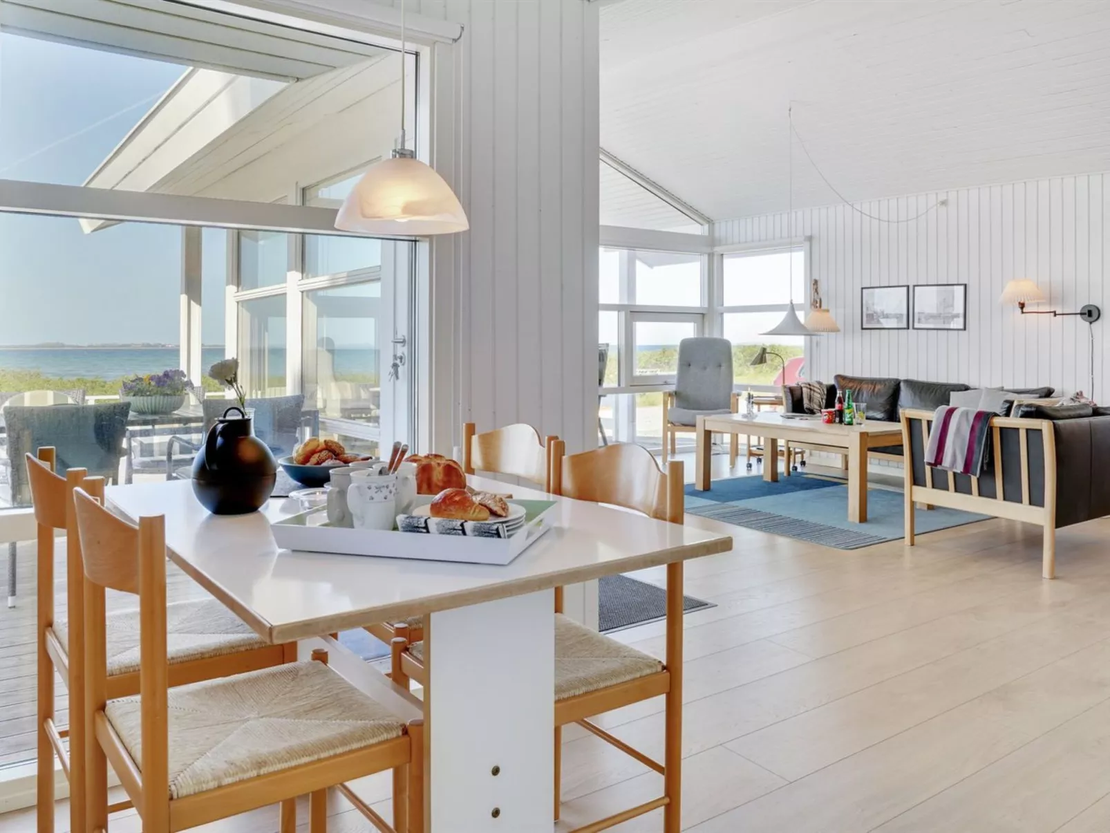 "Arnwith" - 20m from the sea-Inside