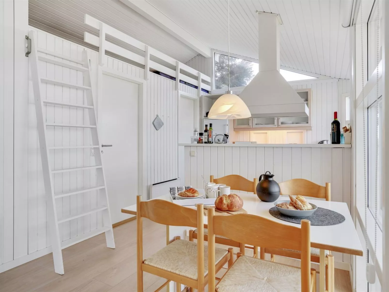 "Arnwith" - 20m from the sea-Inside