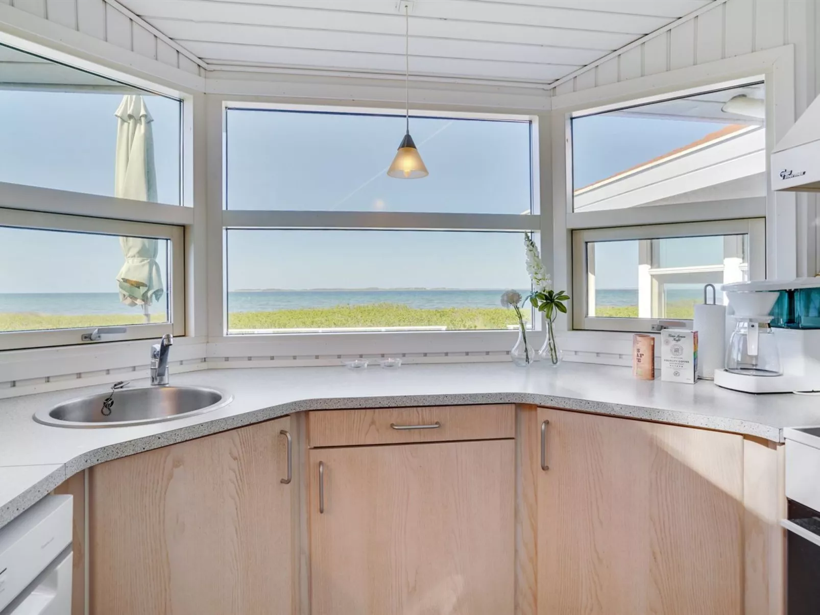 "Arnwith" - 20m from the sea-Inside