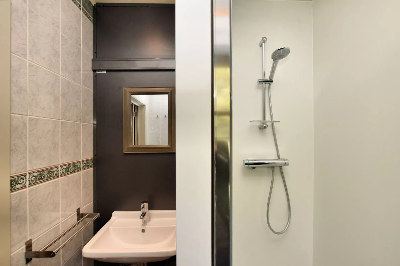 Le Bastillon-Bathroom