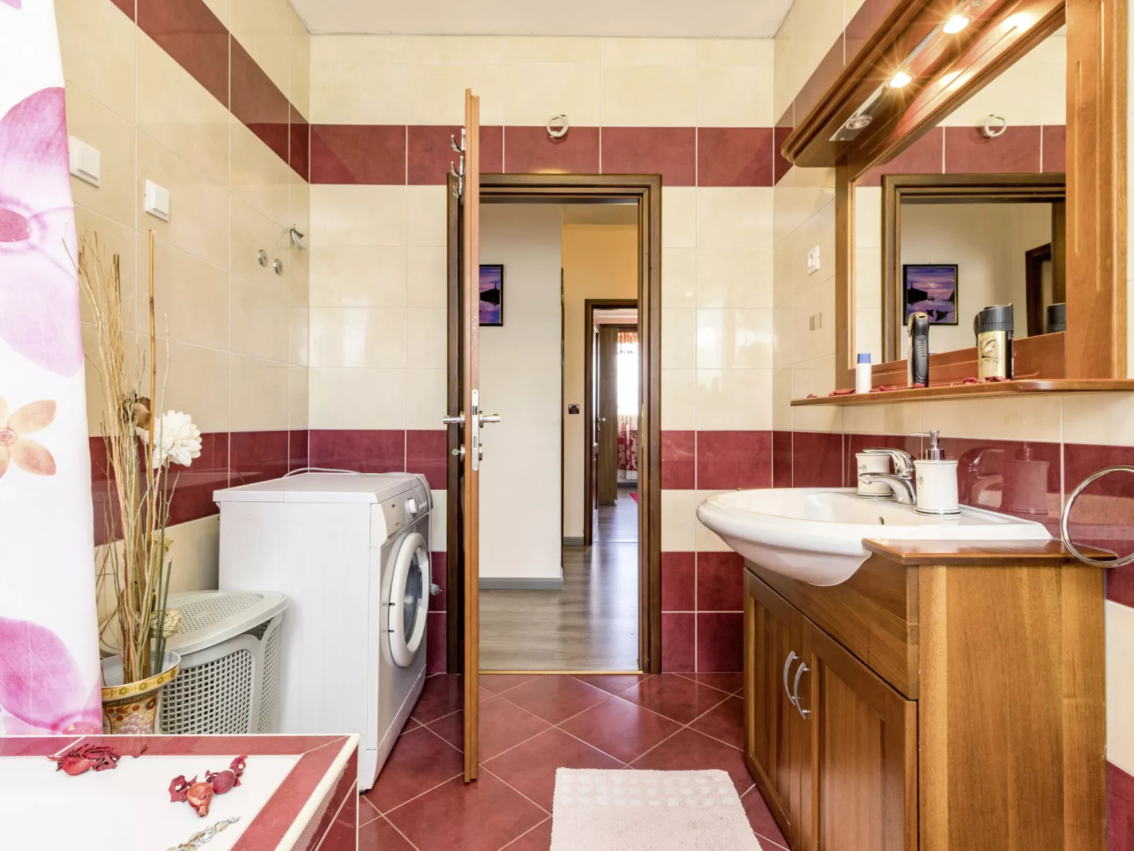 Villa Helena-Inside