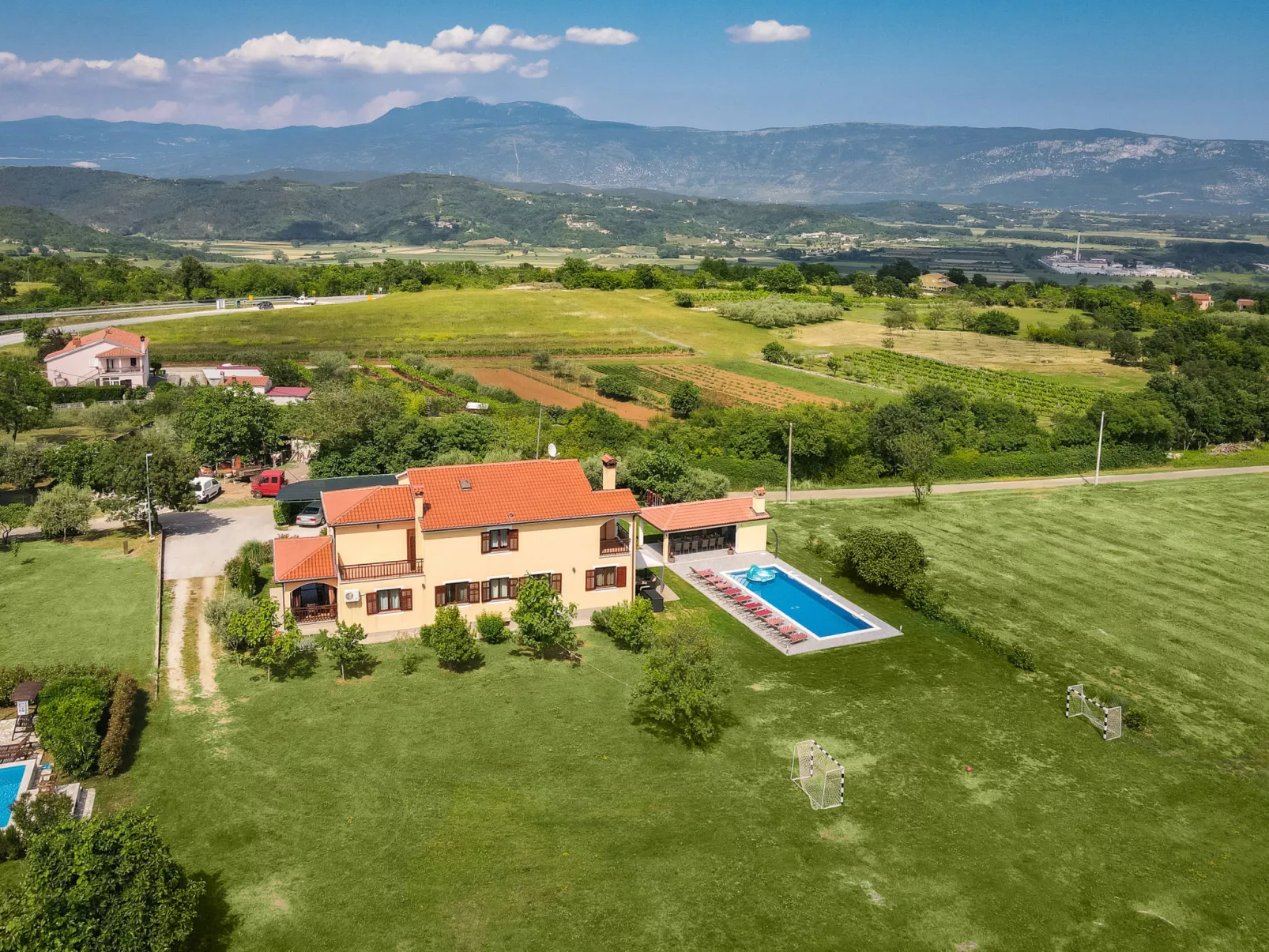 Villa Helena-Outside